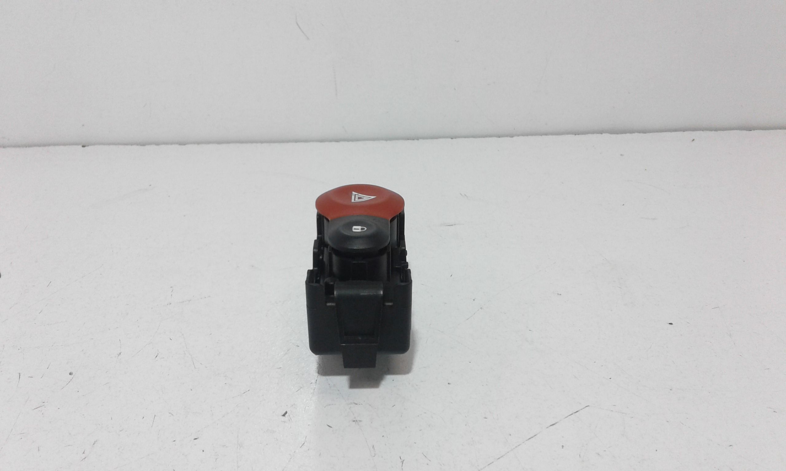 Pulsante luci di emergenza RENAULT Modus 1 Serie