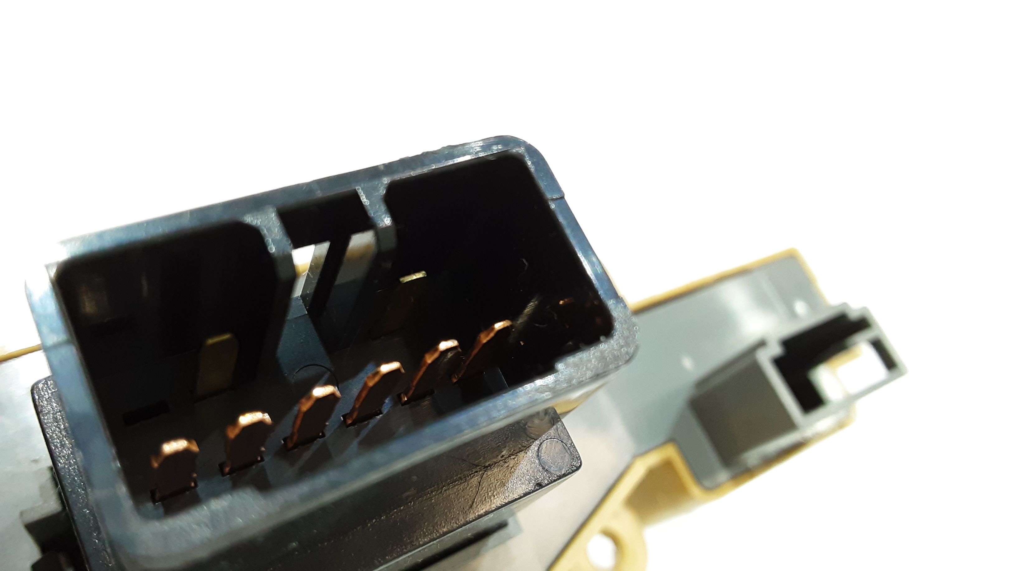 Pulsante luci di emergenza KIA Carens 2 Serie