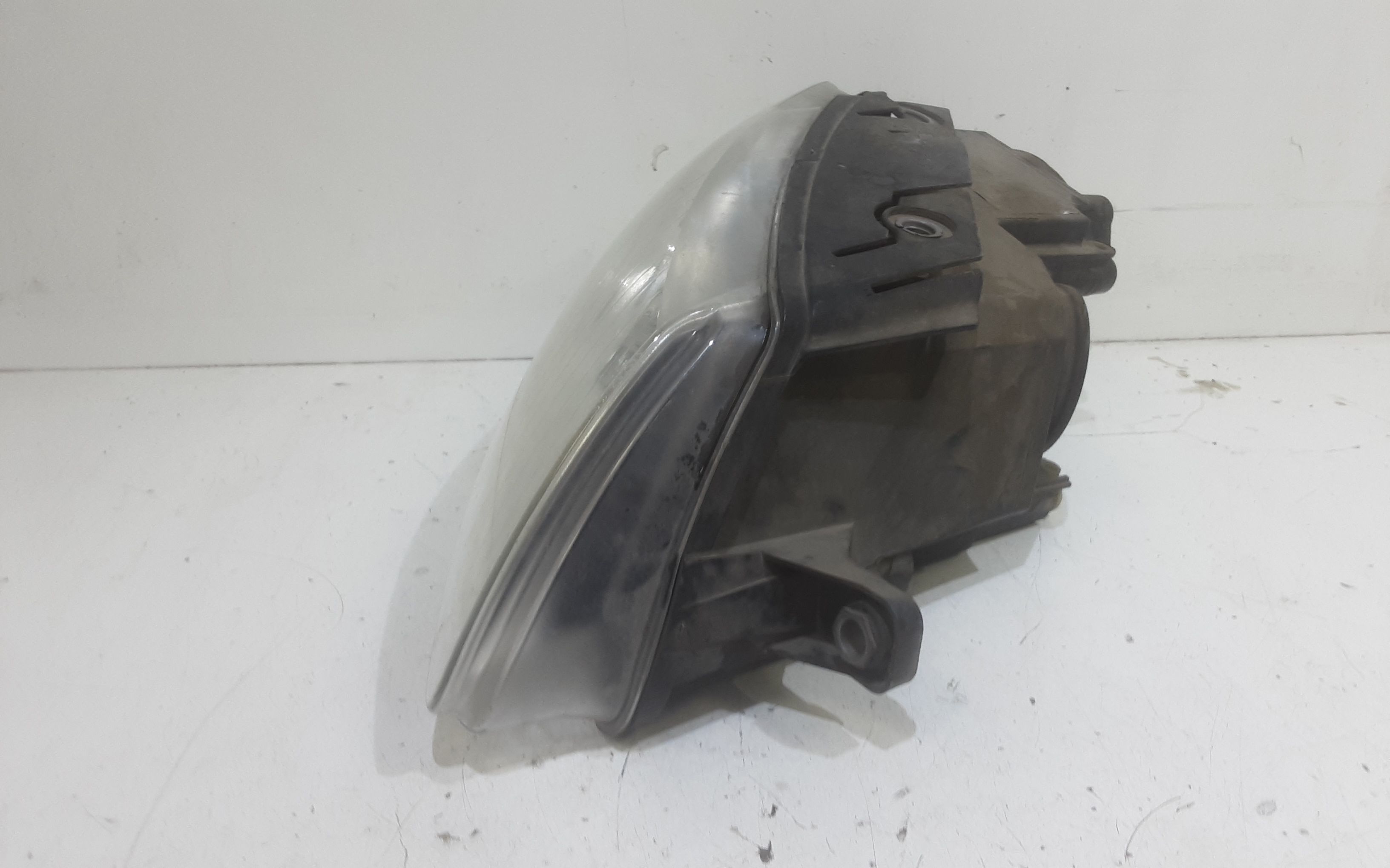 Faro anteriore Destro Passeggero VOLKSWAGEN Passat Berlina 4 Serie