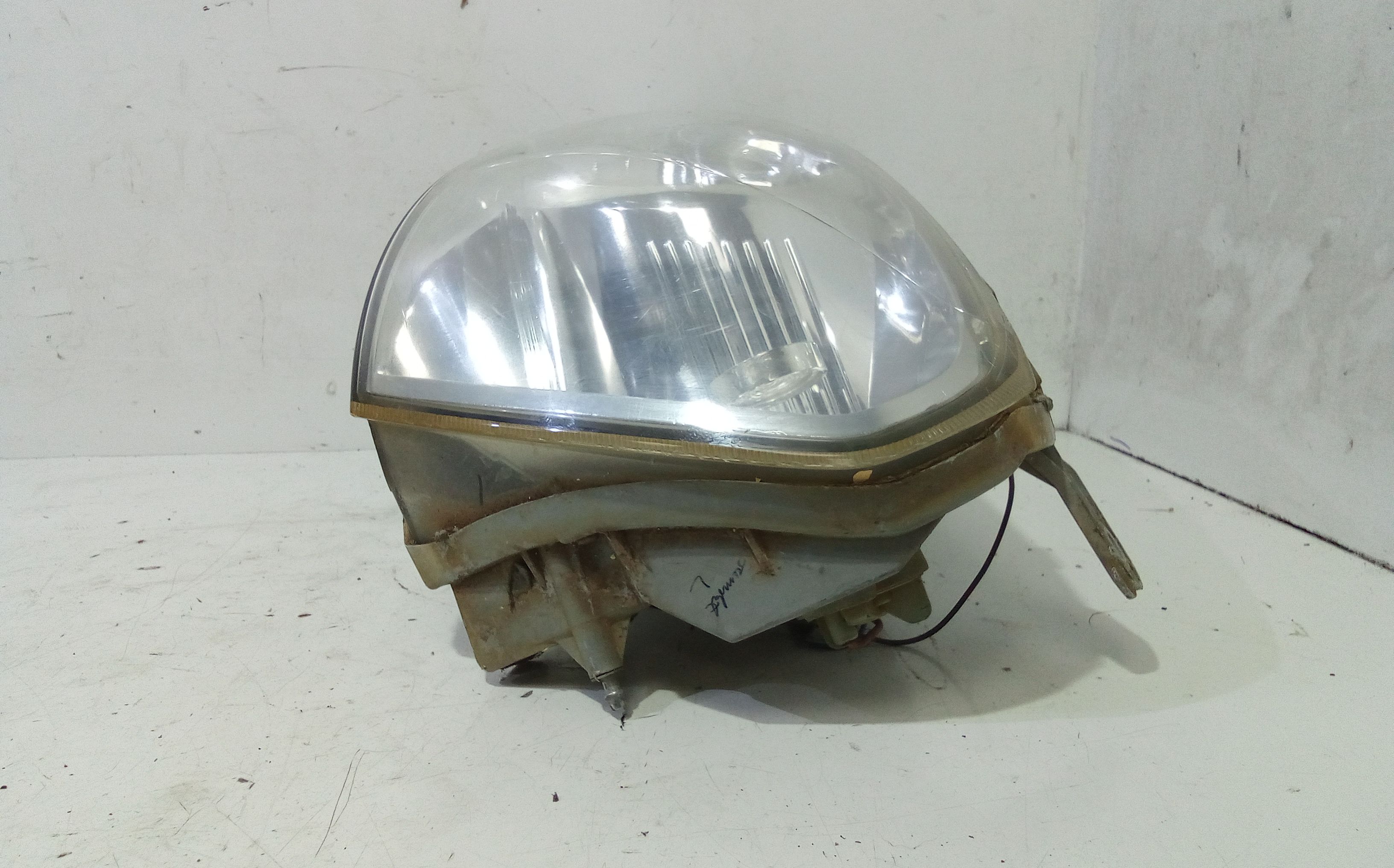 Faro anteriore Sinistro Guida TATA Indigo 2 Serie