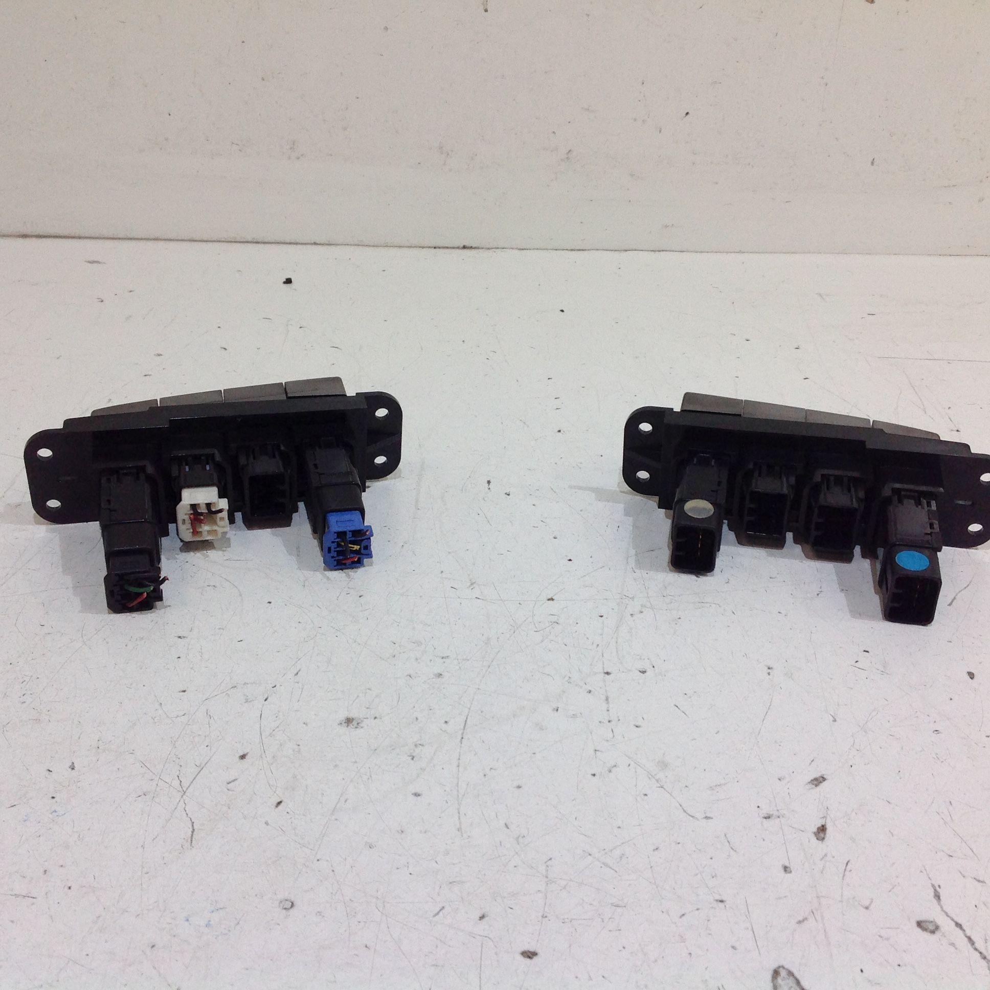 Pulsantiera Centrale KIA Carnival 2 Serie