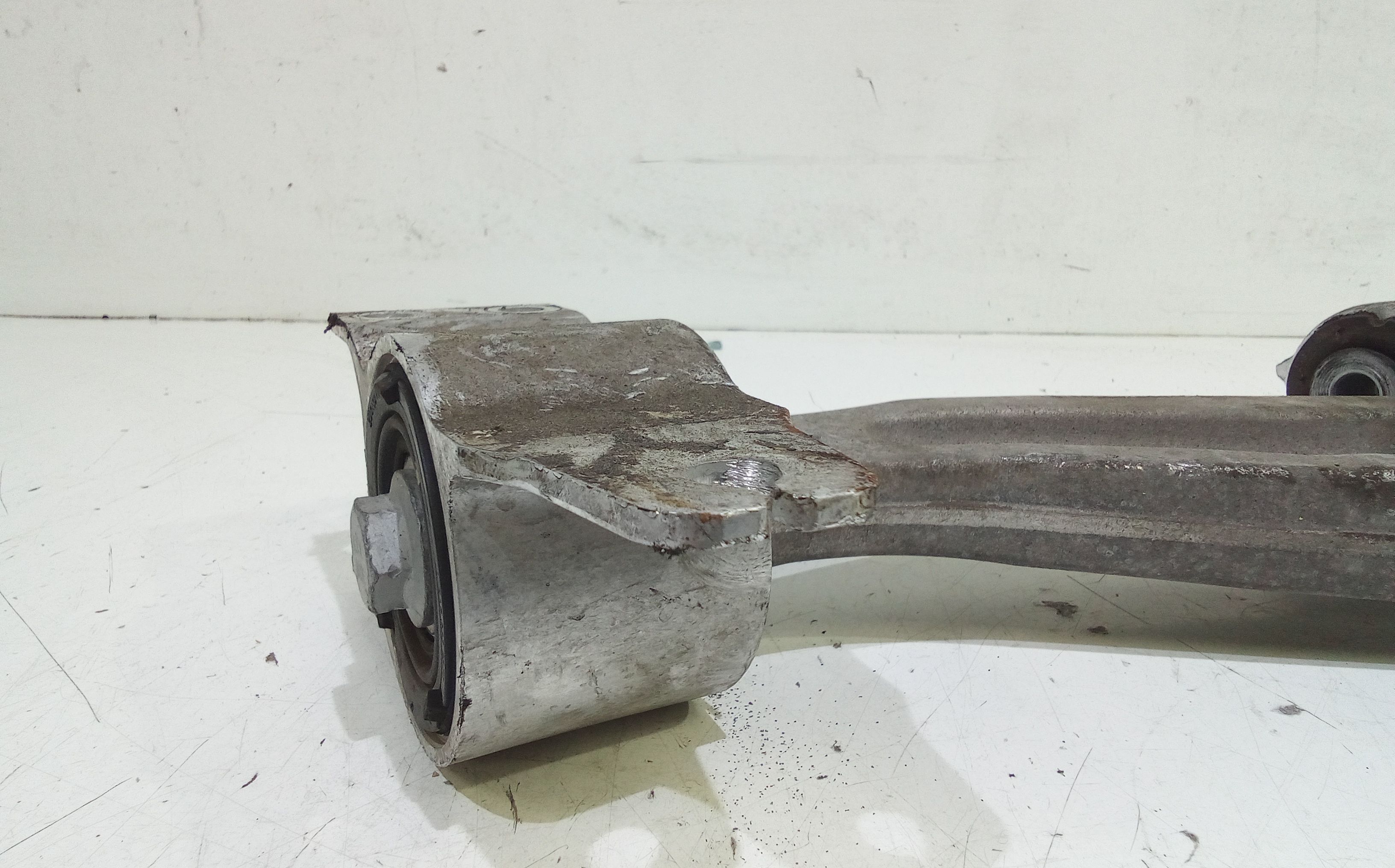 Braccio Oscillante anteriore destro MERCEDES Classe B Serie (W247) (18>21)