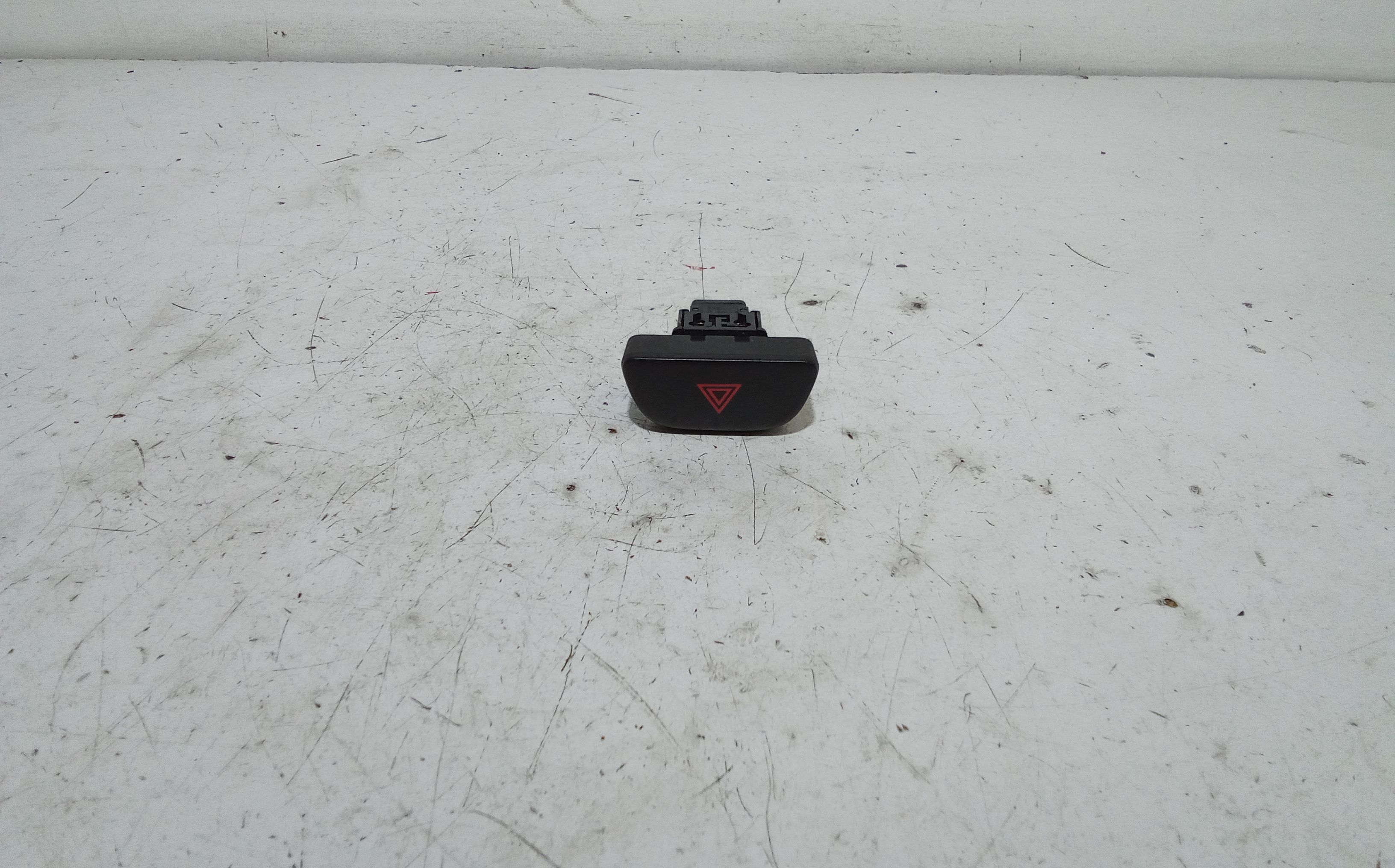 Pulsante luci di emergenza NISSAN Micra 7 Serie