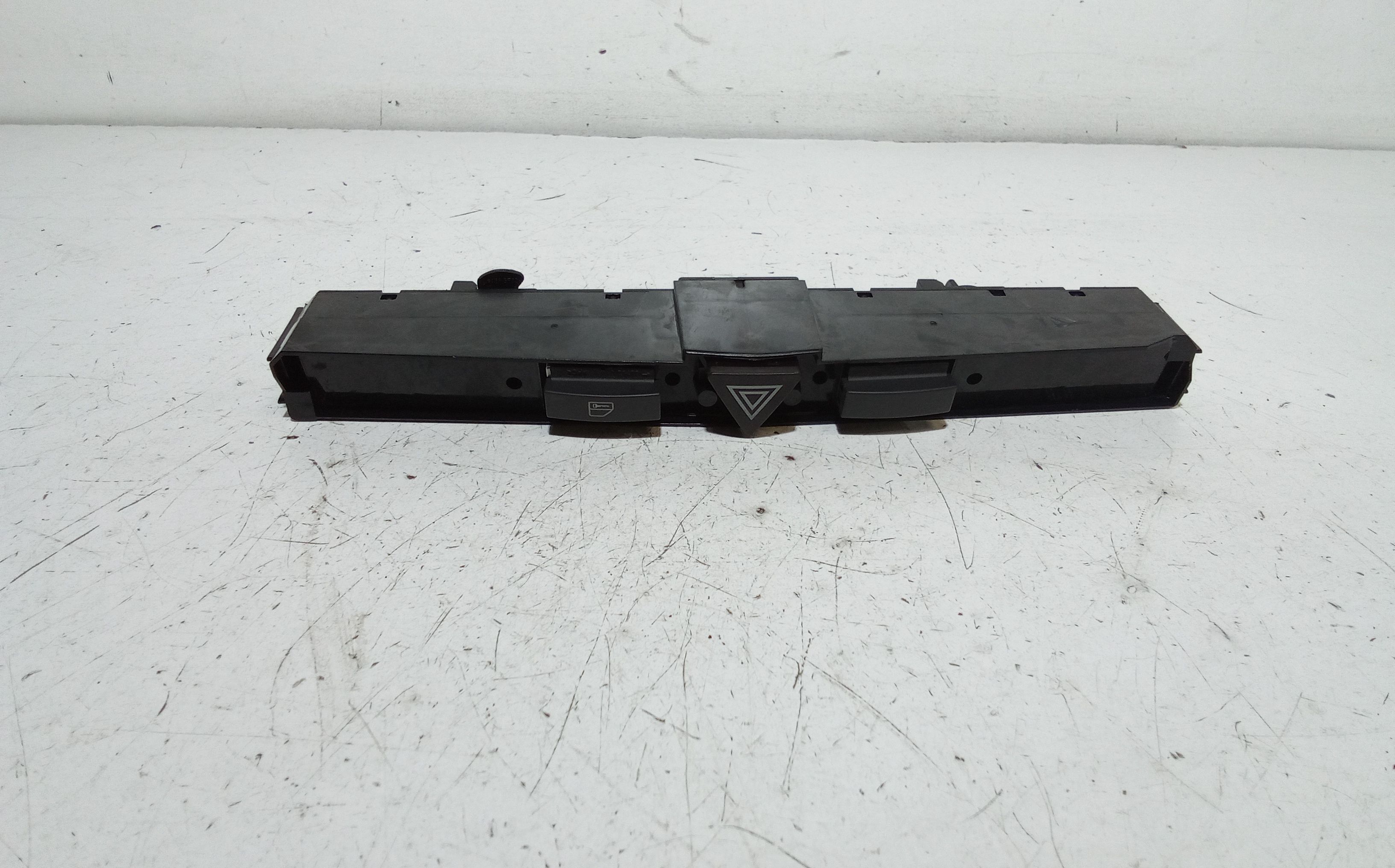 Pulsante luci di emergenza OPEL Zafira B 2 Serie