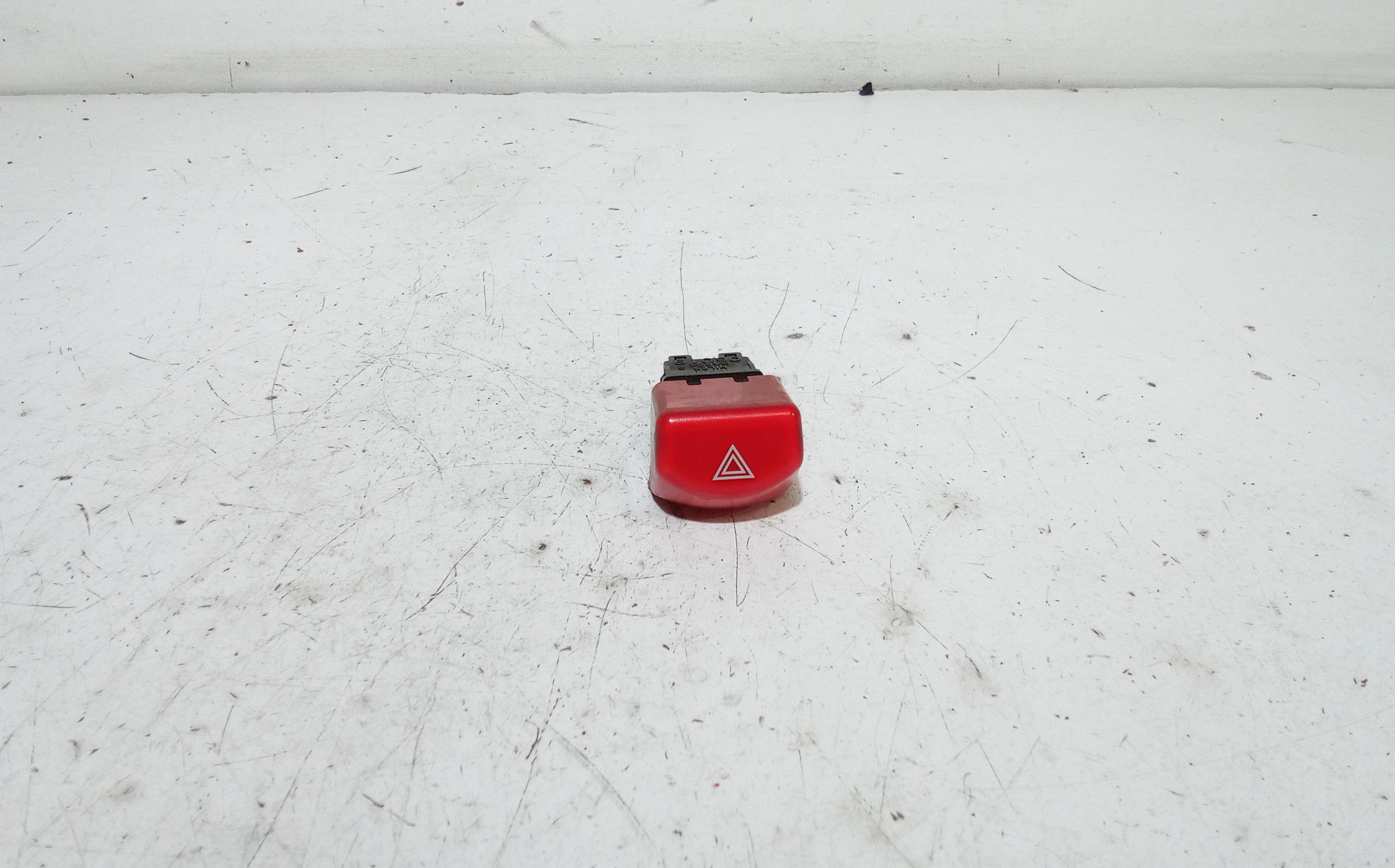 Pulsante luci di emergenza NISSAN Micra 3 Serie