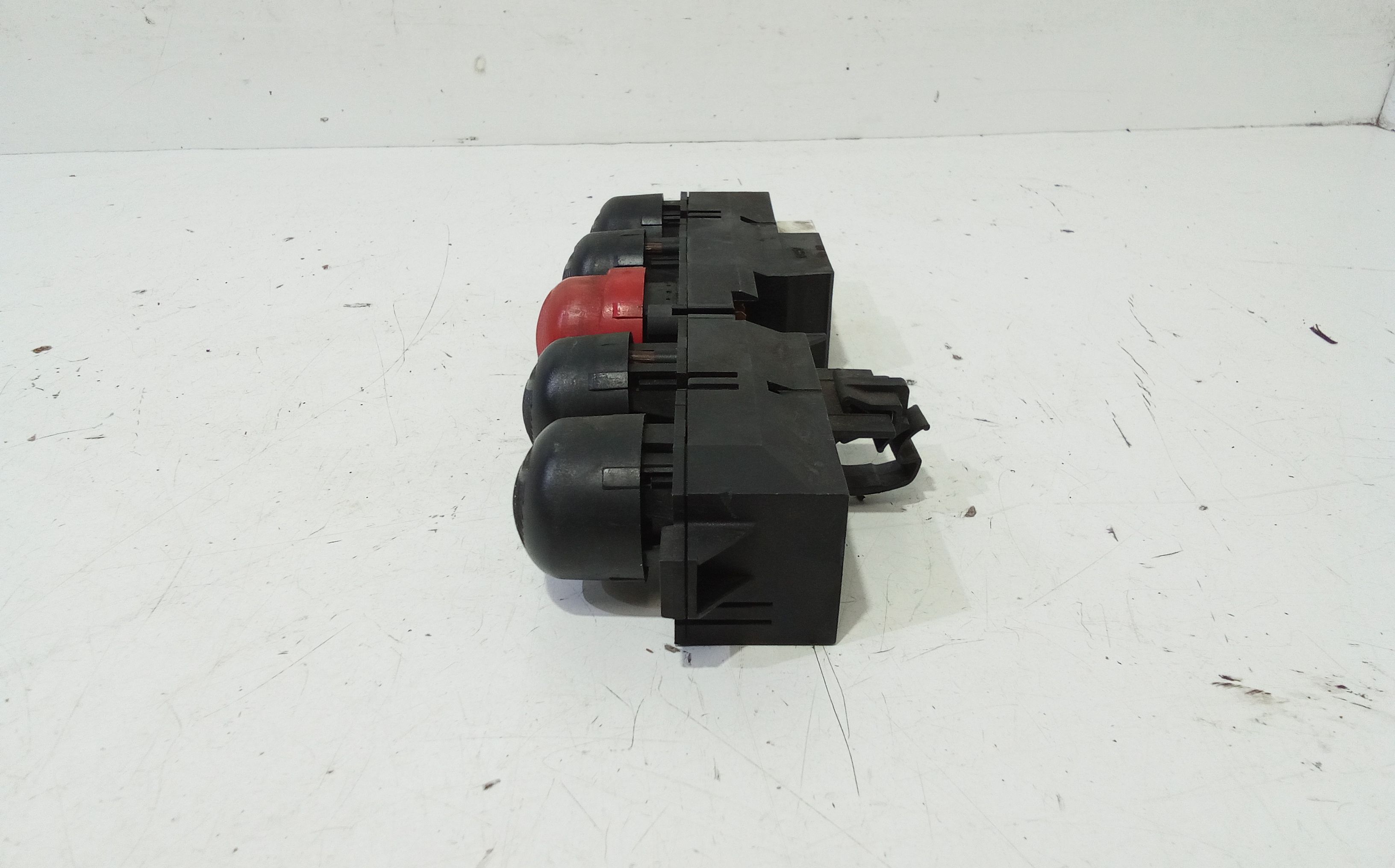 Pulsante luci di emergenza FIAT Seicento Serie (00>05)