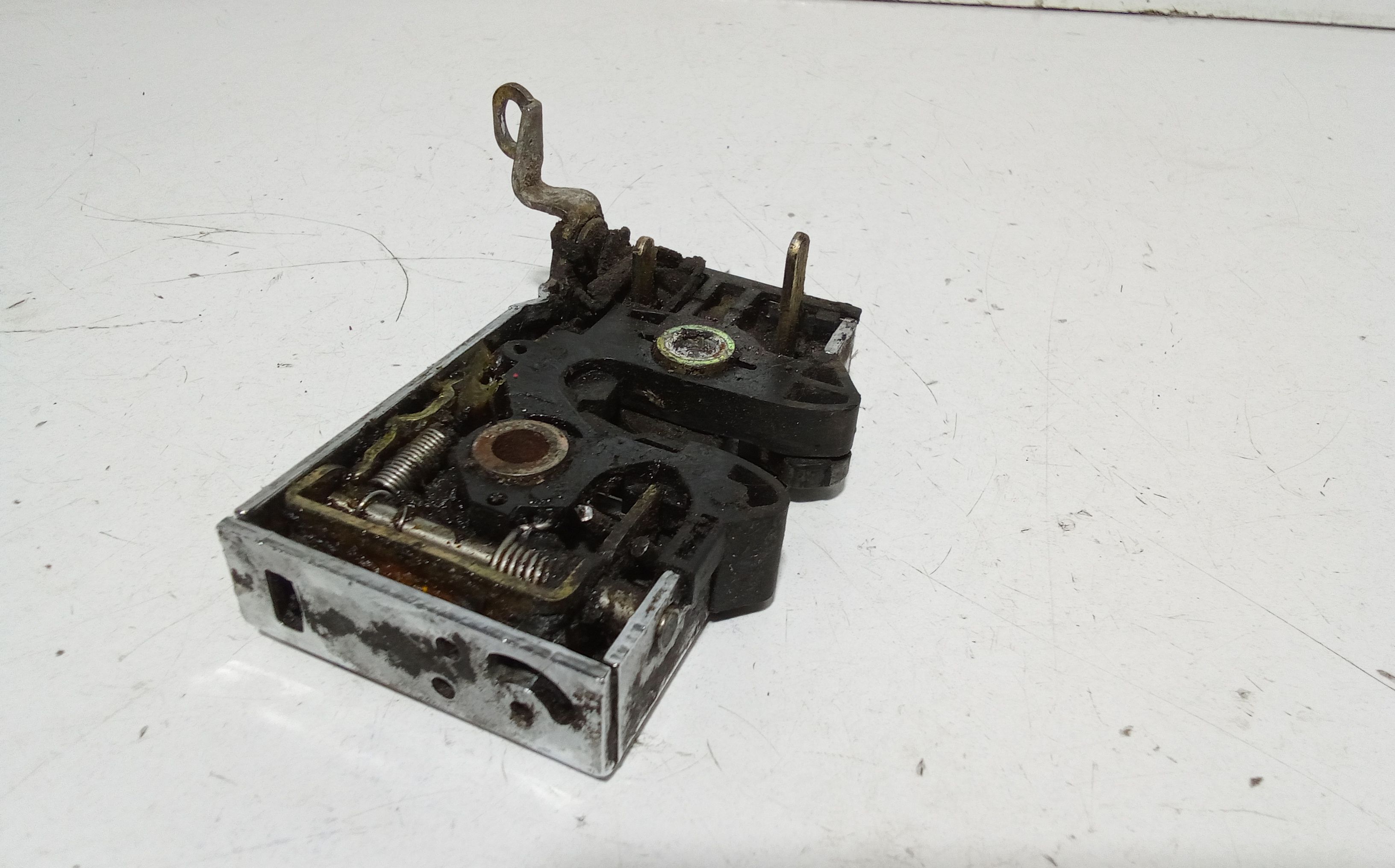 Serratura Anteriore Destra AUDI 80 Berlina Serie (91>94)