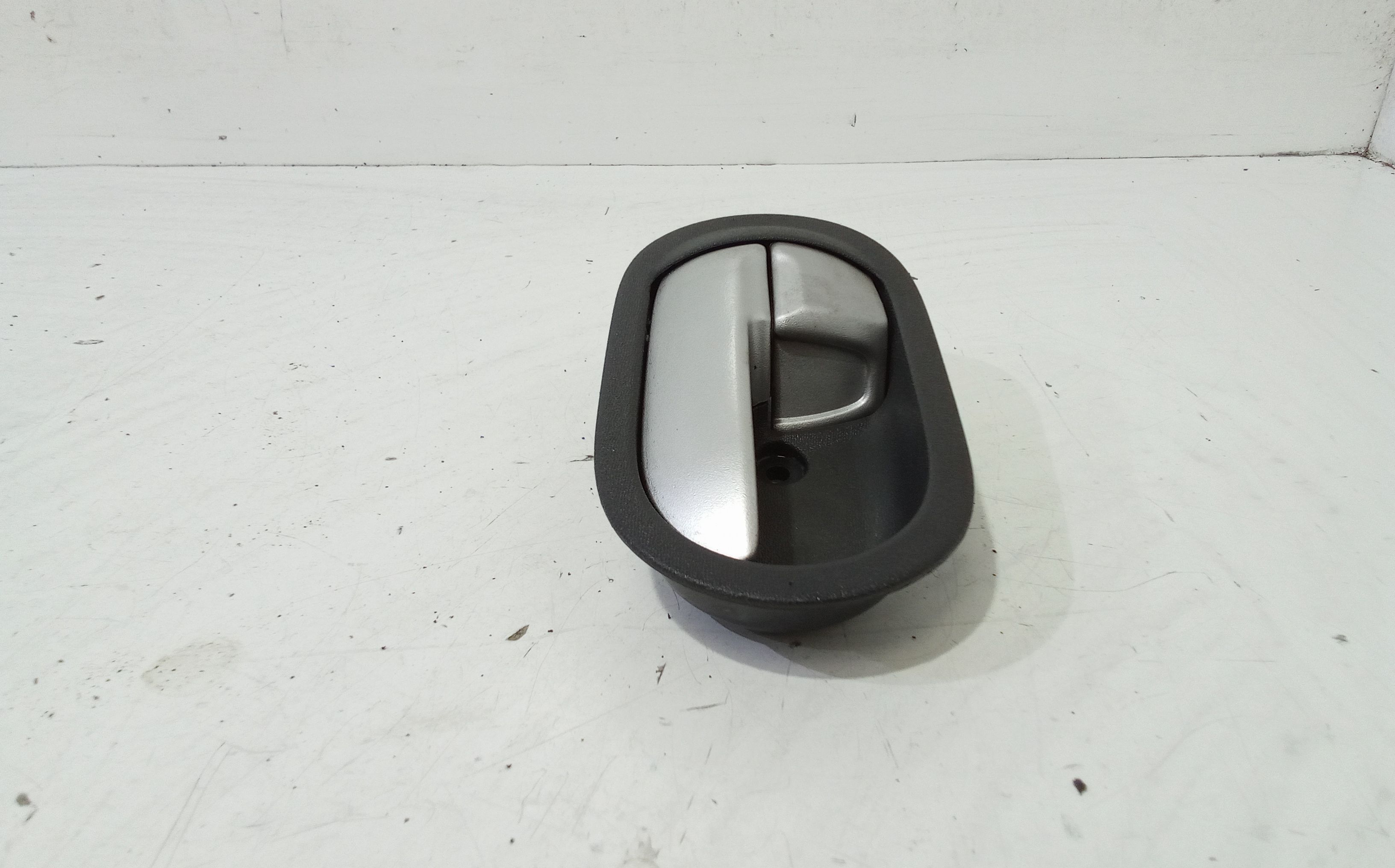 Maniglia interna anteriore Sinistra MITSUBISHI Colt CZ3 (05>08)