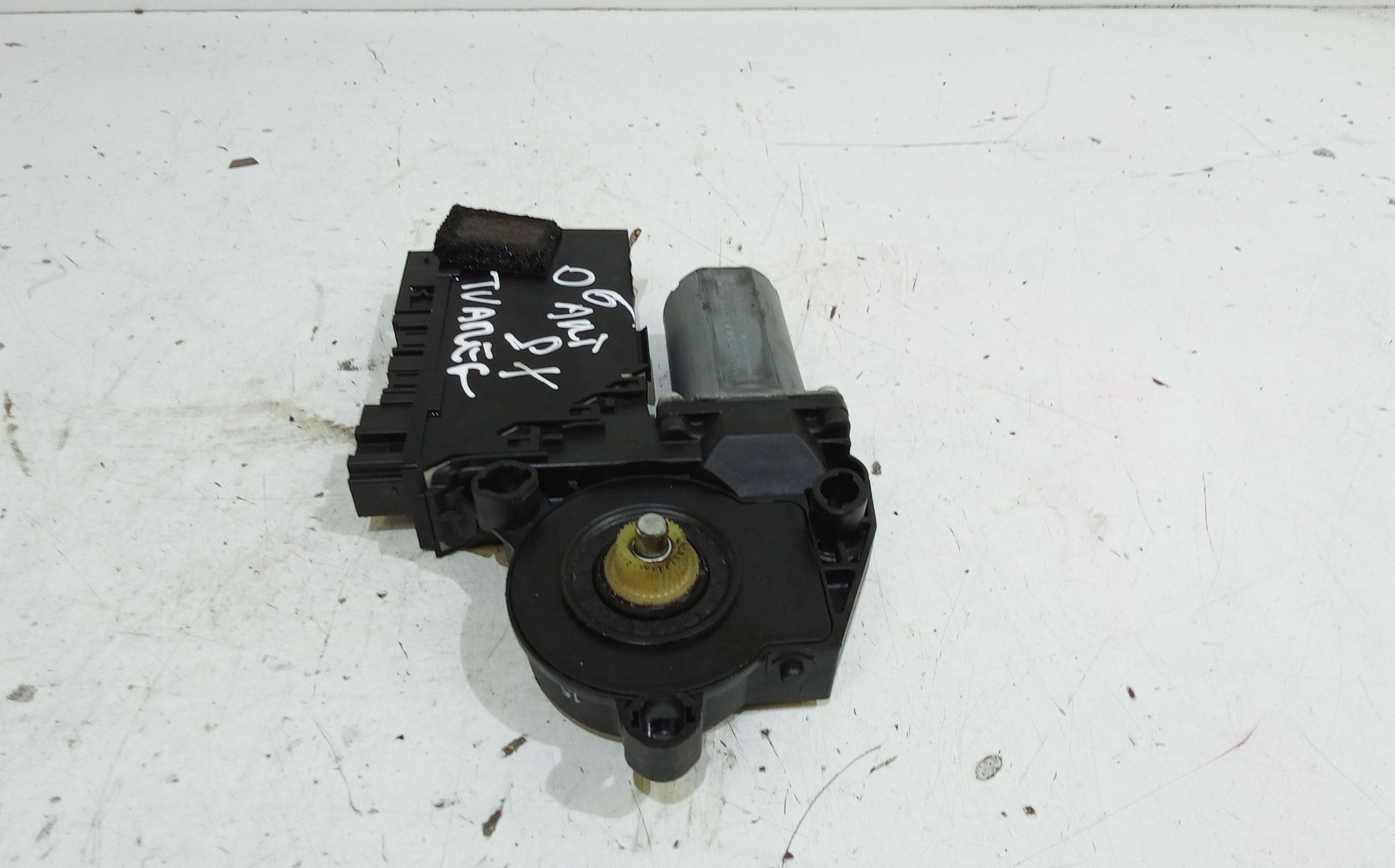 Motorino Alzavetro anteriore Sinistro VOLKSWAGEN Touareg 1 Serie