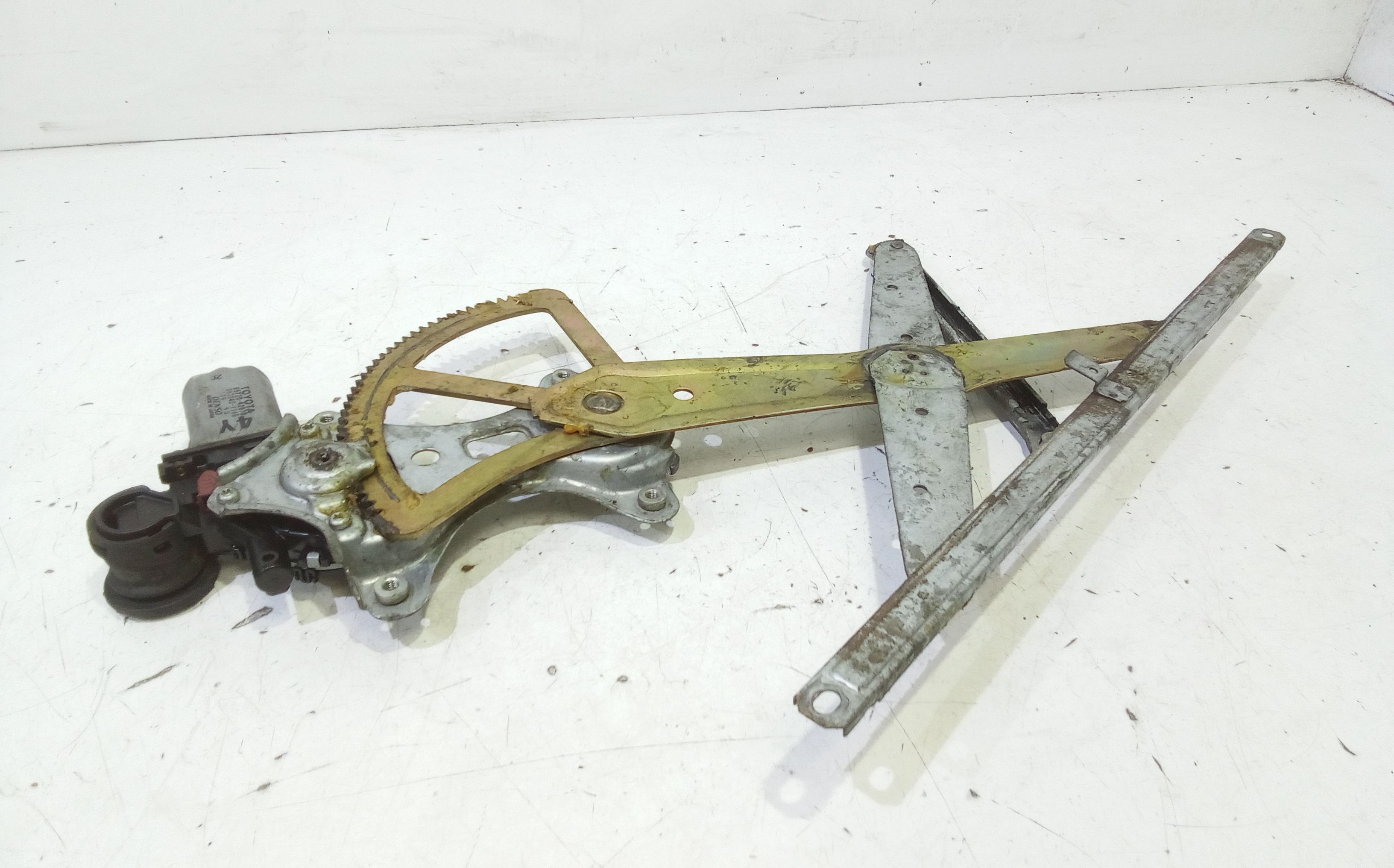 Cremagliera anteriore sinistra Guida TOYOTA Rav4 2 Serie