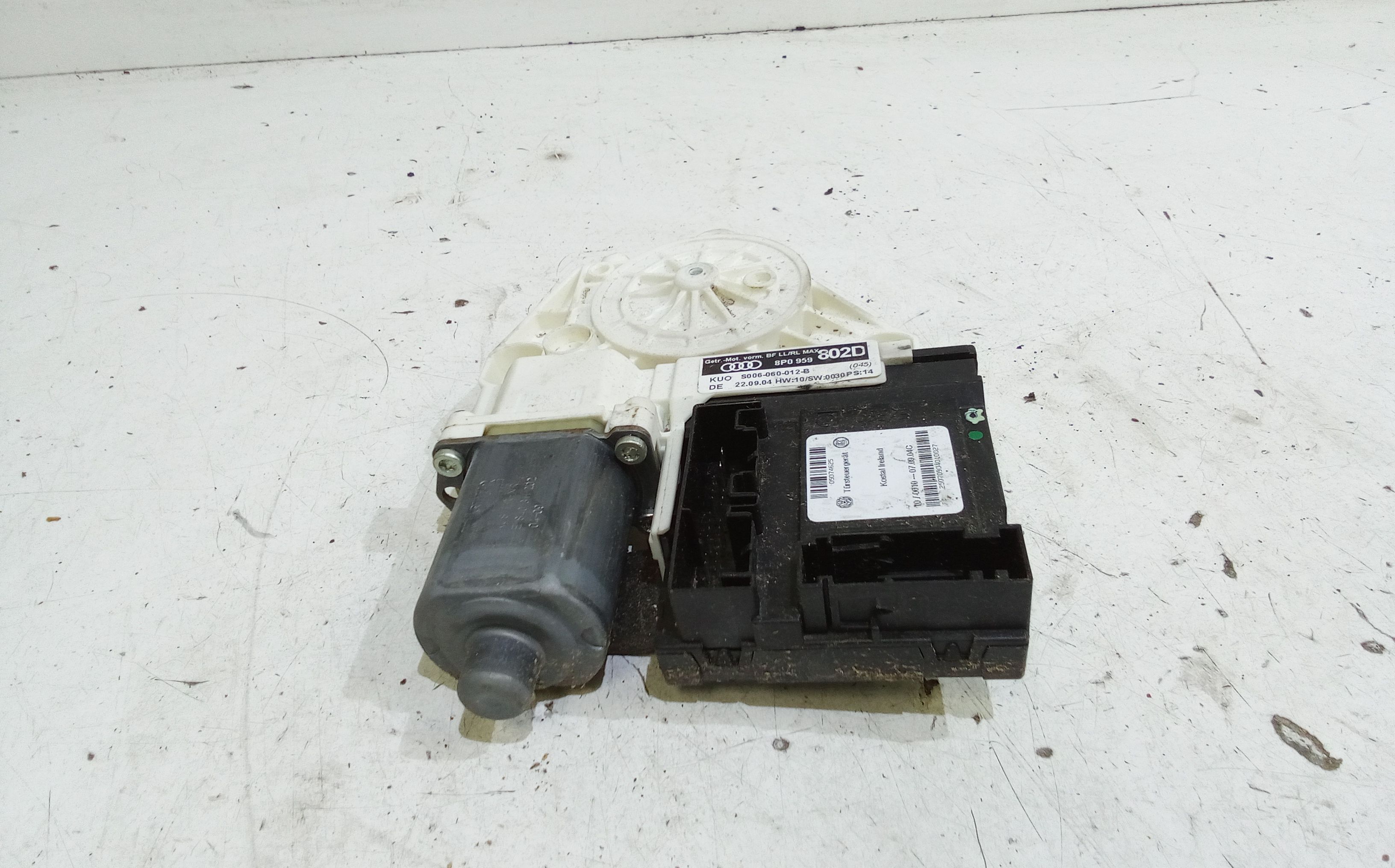 Motorino Alzavetro anteriore destra AUDI A3 Serie (8P1) (03>05)