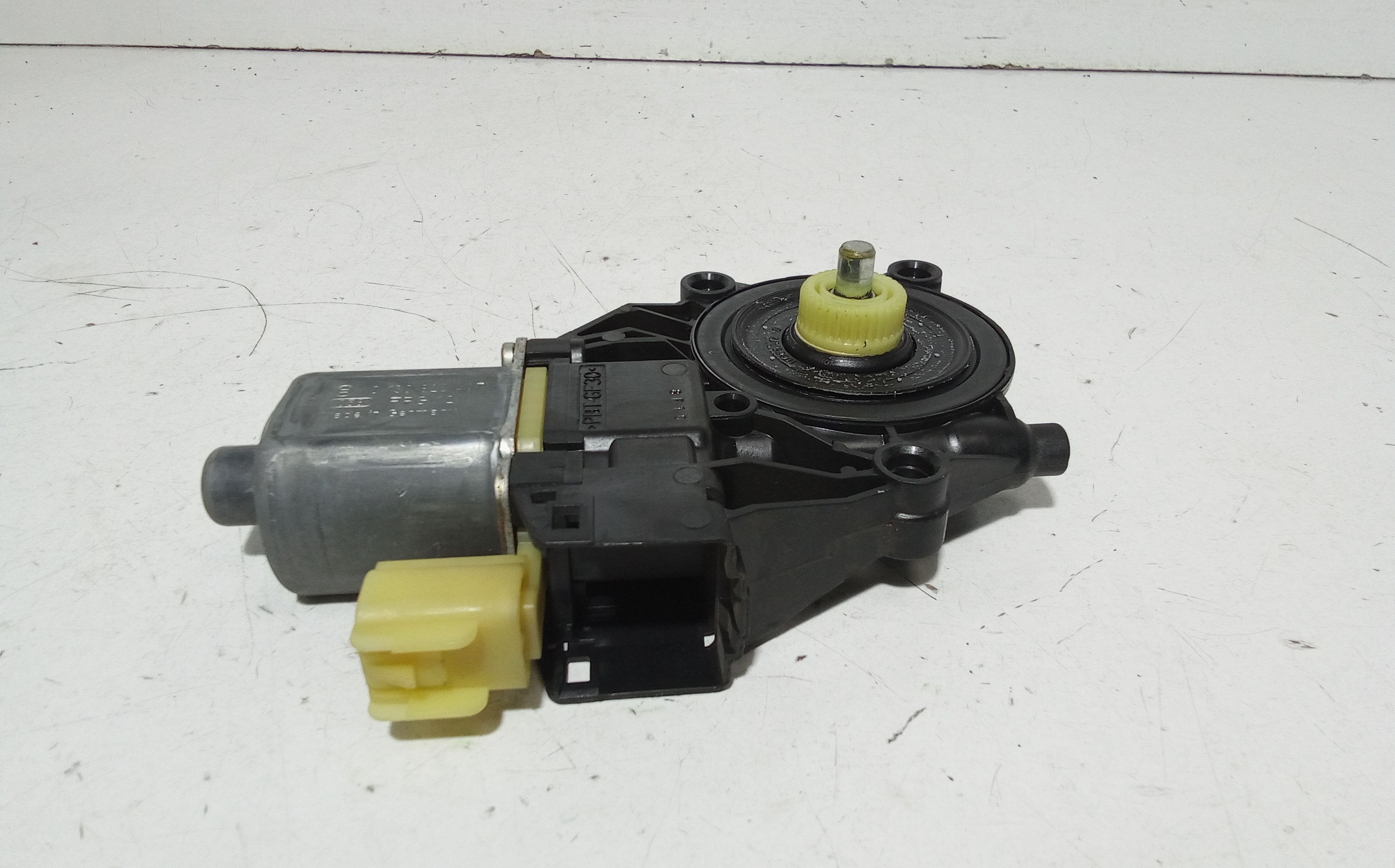 Motorino Alzavetro anteriore destra FORD Fiesta 6 Serie