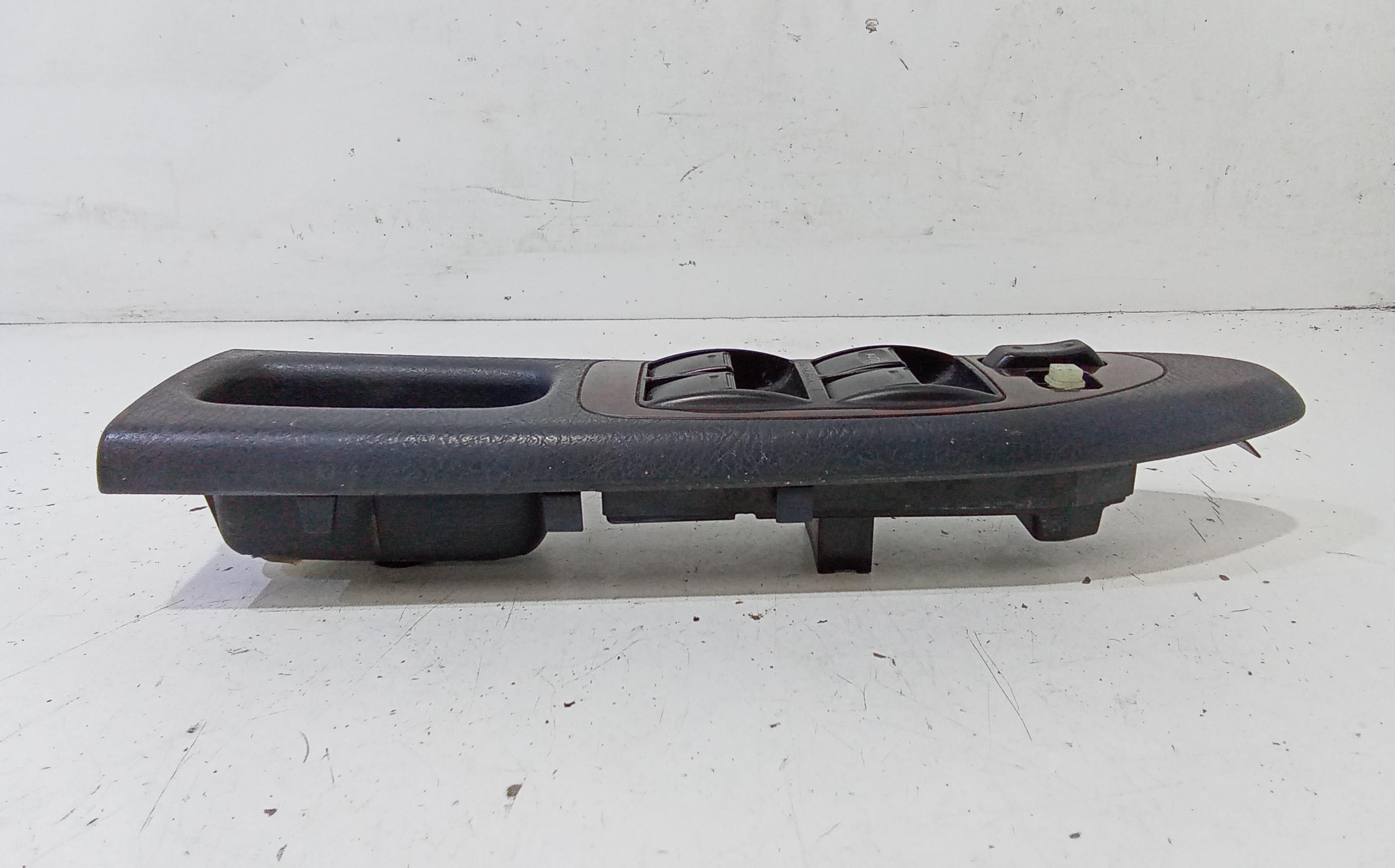 Pulsantiera anteriore sinistra Guida TOYOTA Avensis Berlina 2 Serie