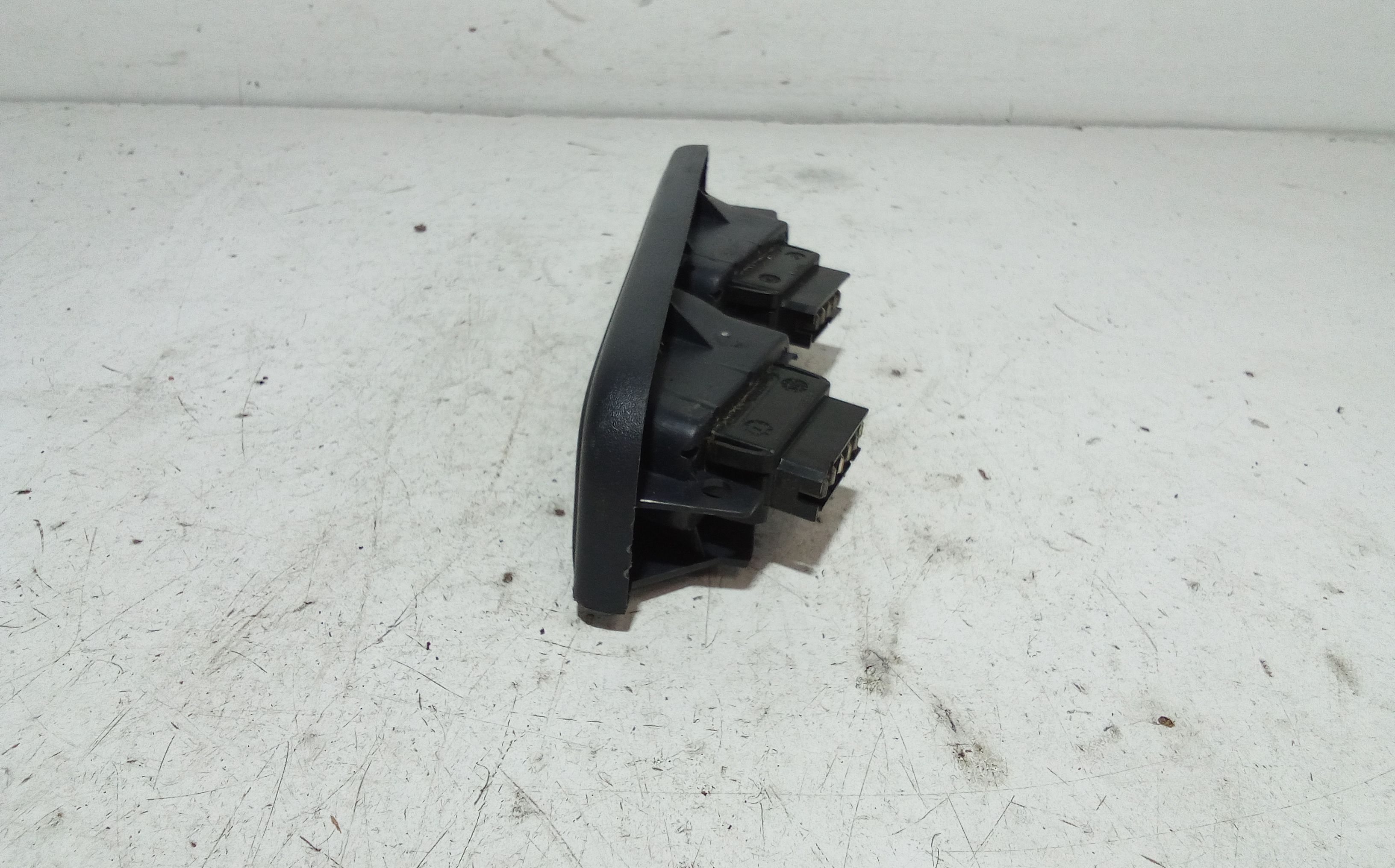 Pulsantiera anteriore sinistra Guida RENAULT Clio Serie (01>05)