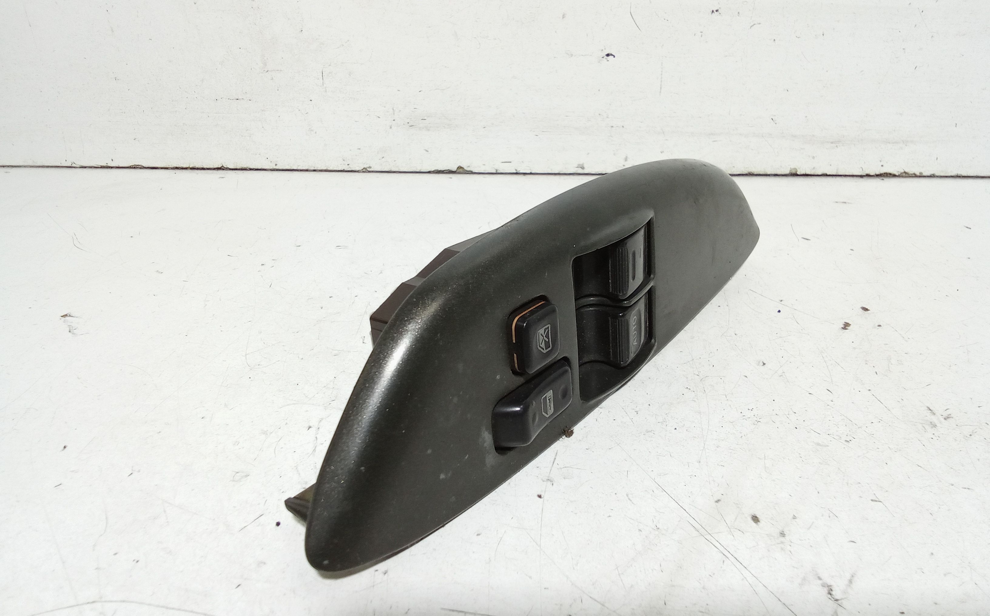 Pulsantiera anteriore sinistra Guida TOYOTA Yaris Serie (99>03)