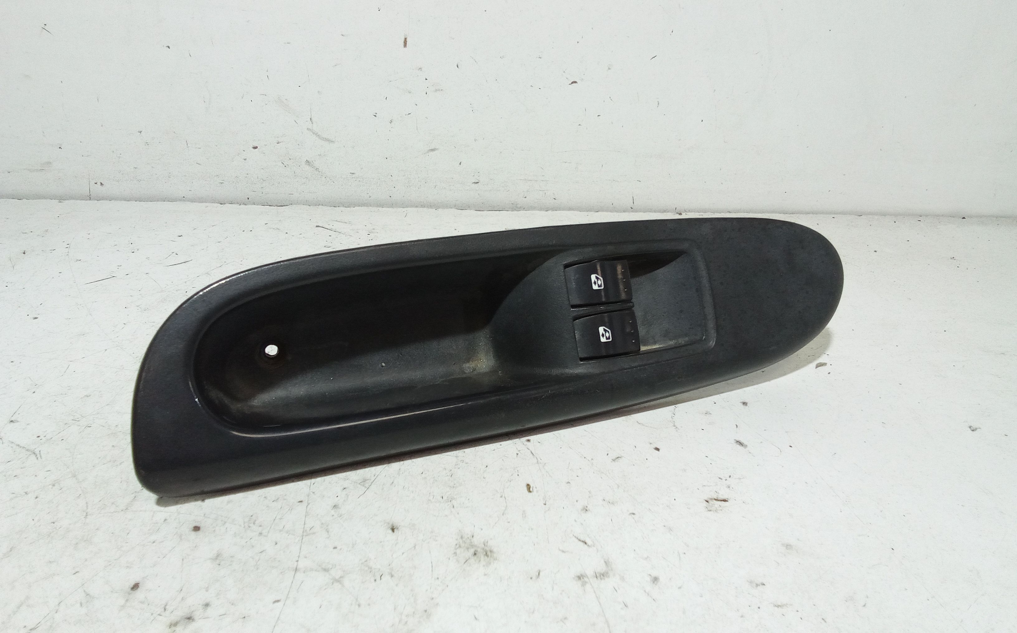 Pulsantiera anteriore sinistra Guida RENAULT Clio Serie (04>08)