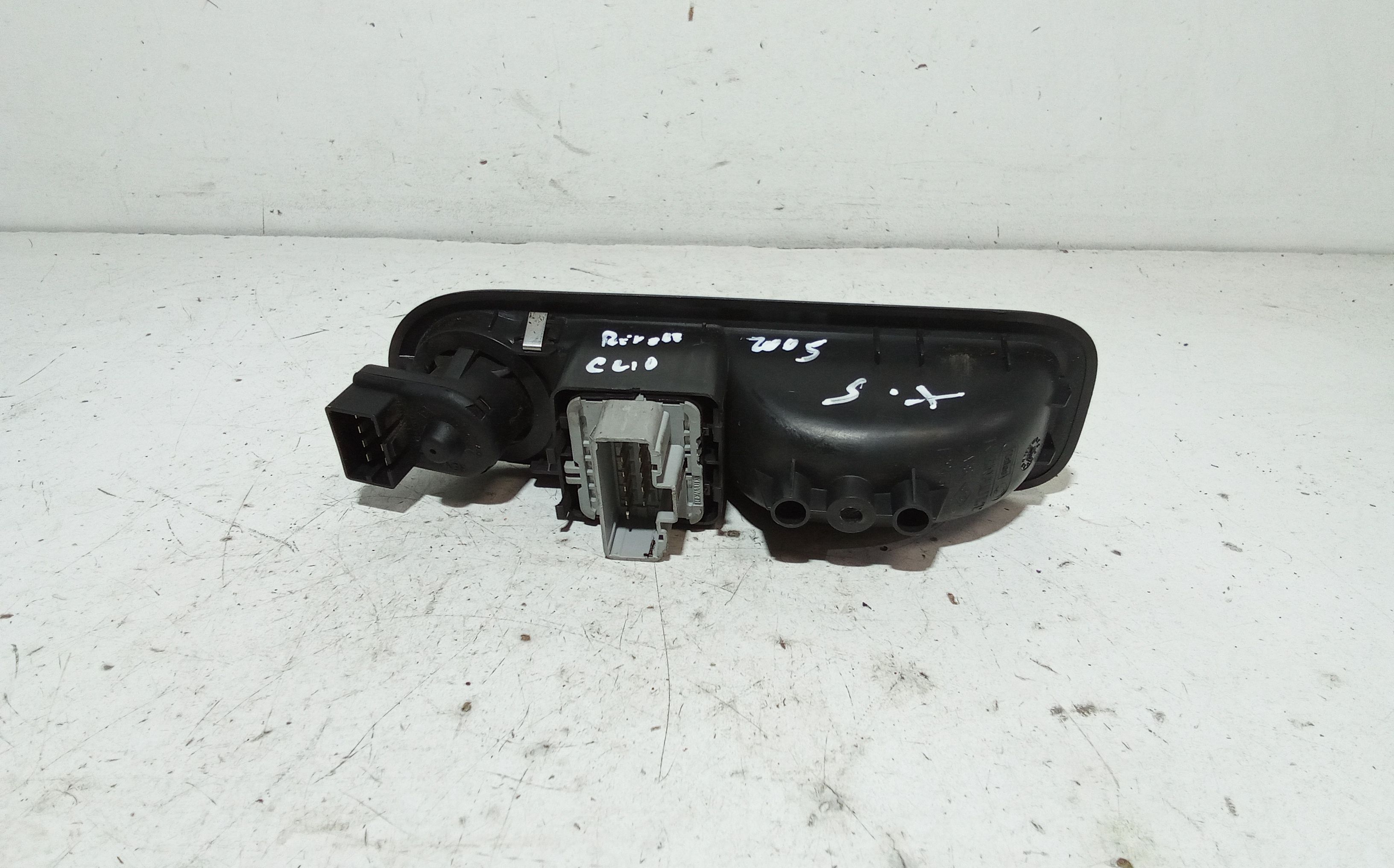 Pulsantiera anteriore sinistra Guida RENAULT Clio Serie (04>08)