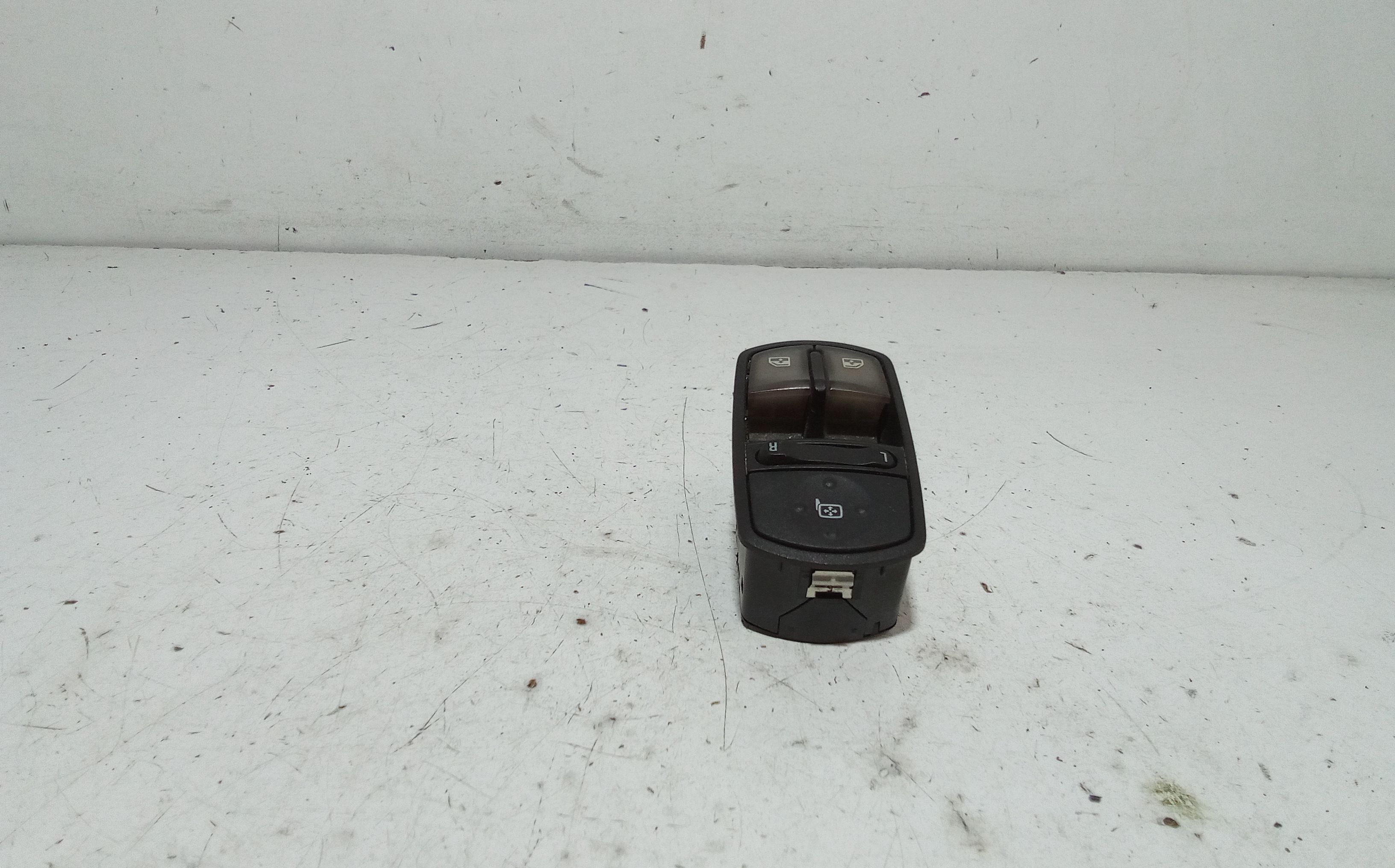 Pulsantiera anteriore sinistra Guida OPEL Corsa D 5P 1 Serie