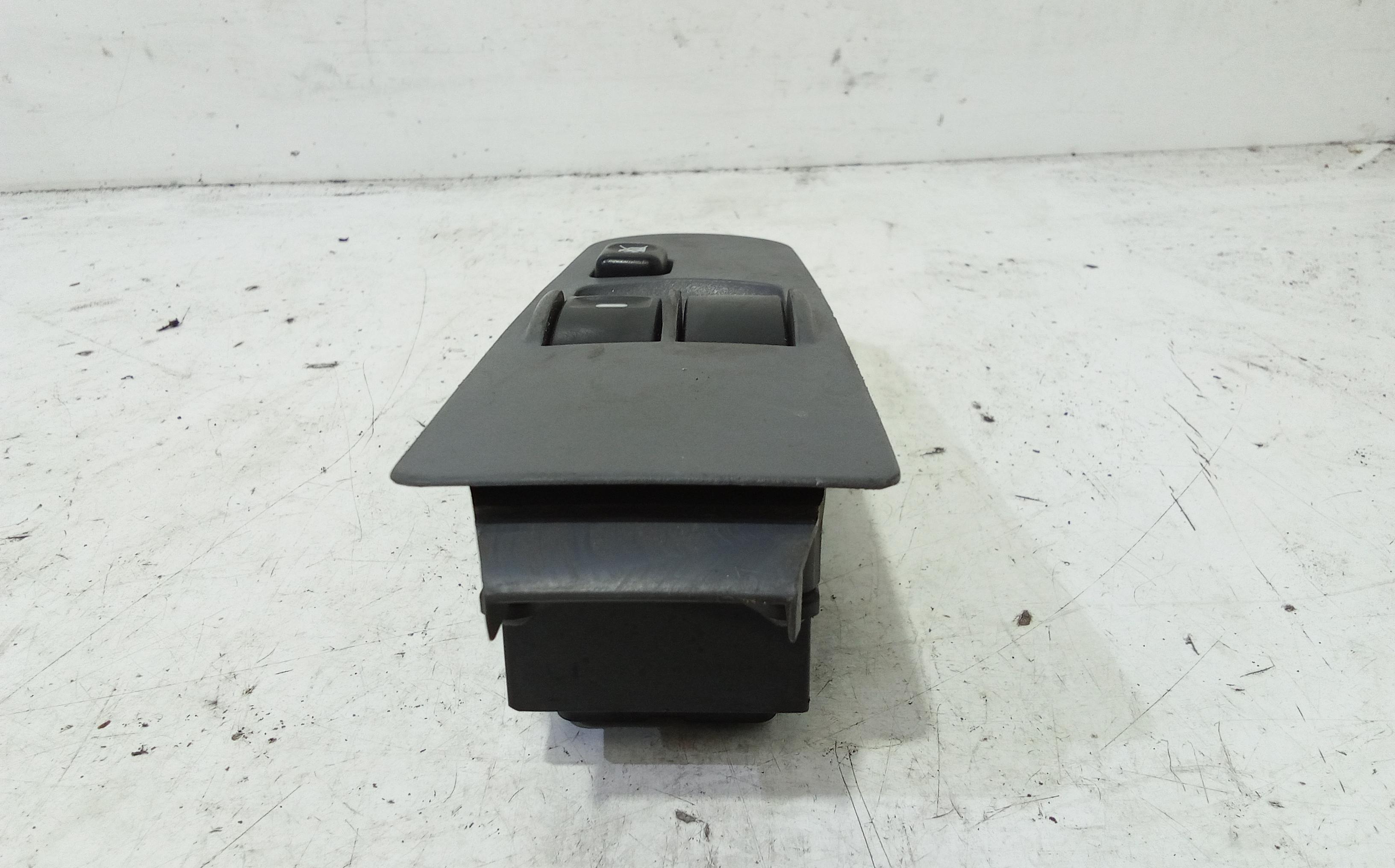 Pulsantiera anteriore sinistra Guida MITSUBISHI Colt Serie 3P (Z30)  (04>12)