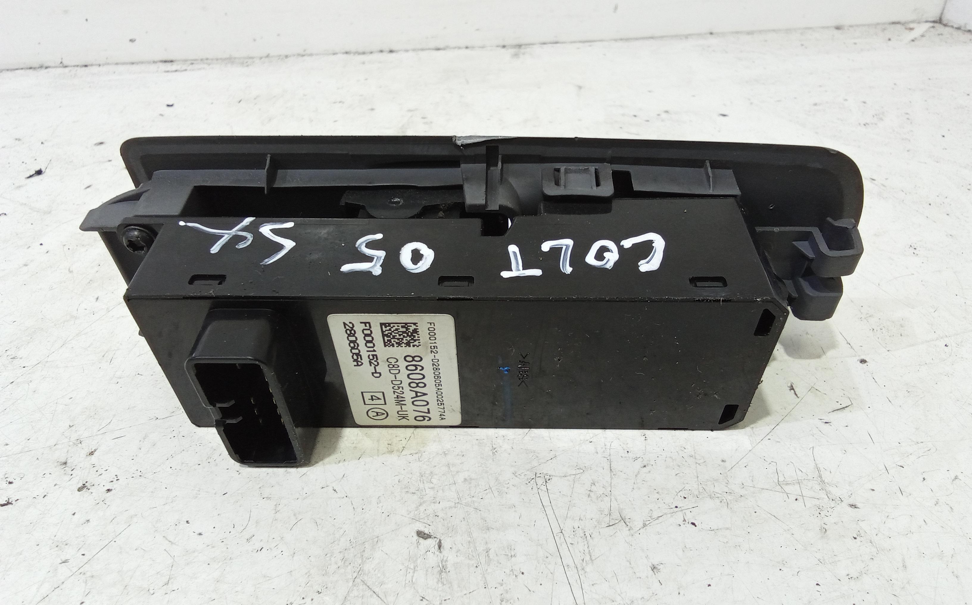 Pulsantiera anteriore sinistra Guida MITSUBISHI Colt Serie 3P (Z30)  (04>12)