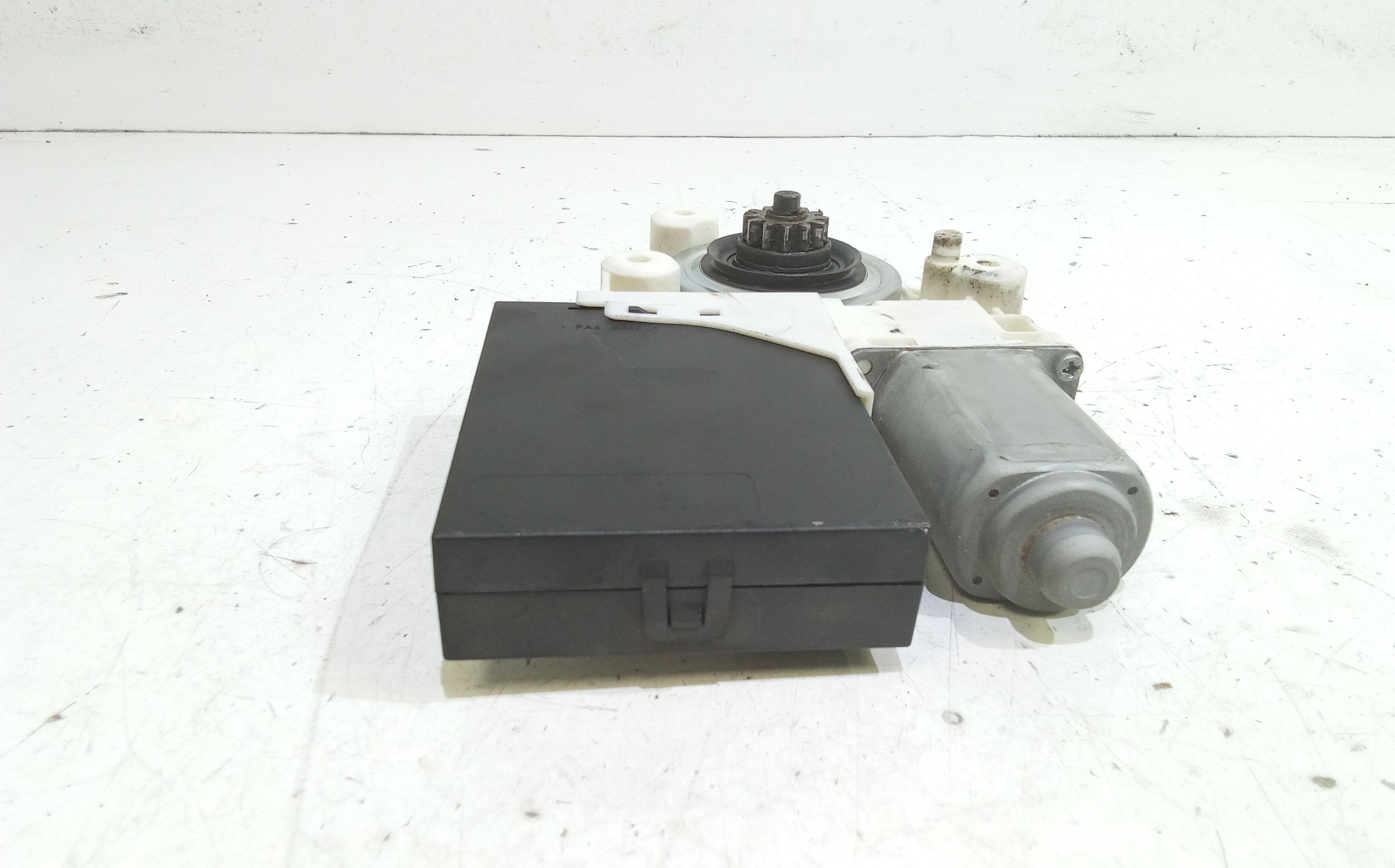 Motorino Alzavetro posteriore destra FORD Focus C-Max Serie (03>07)