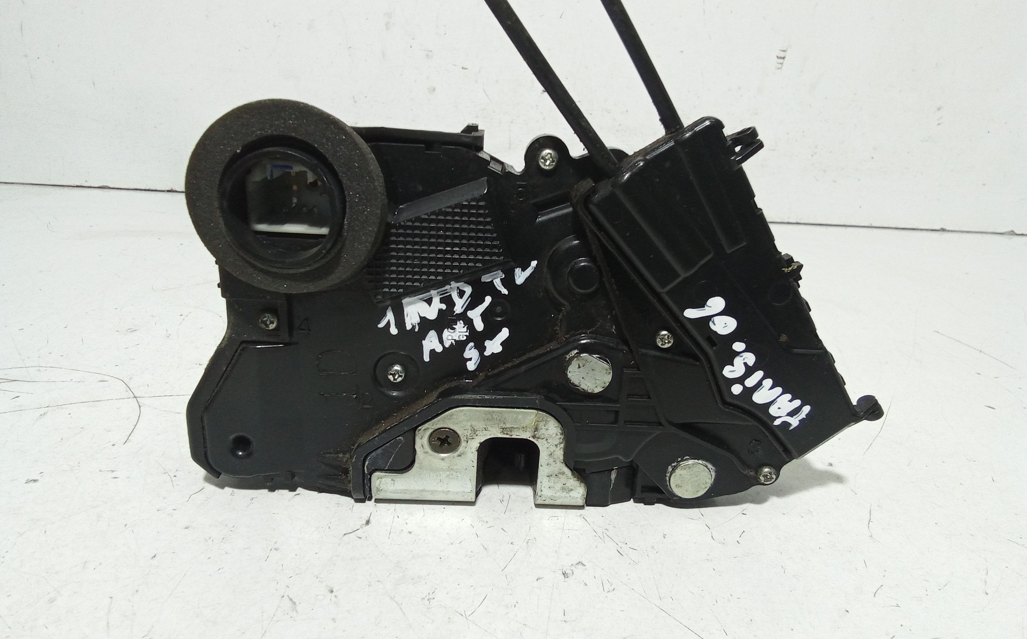 Serratura Anteriore Sinistra TOYOTA Yaris Serie (05>08)