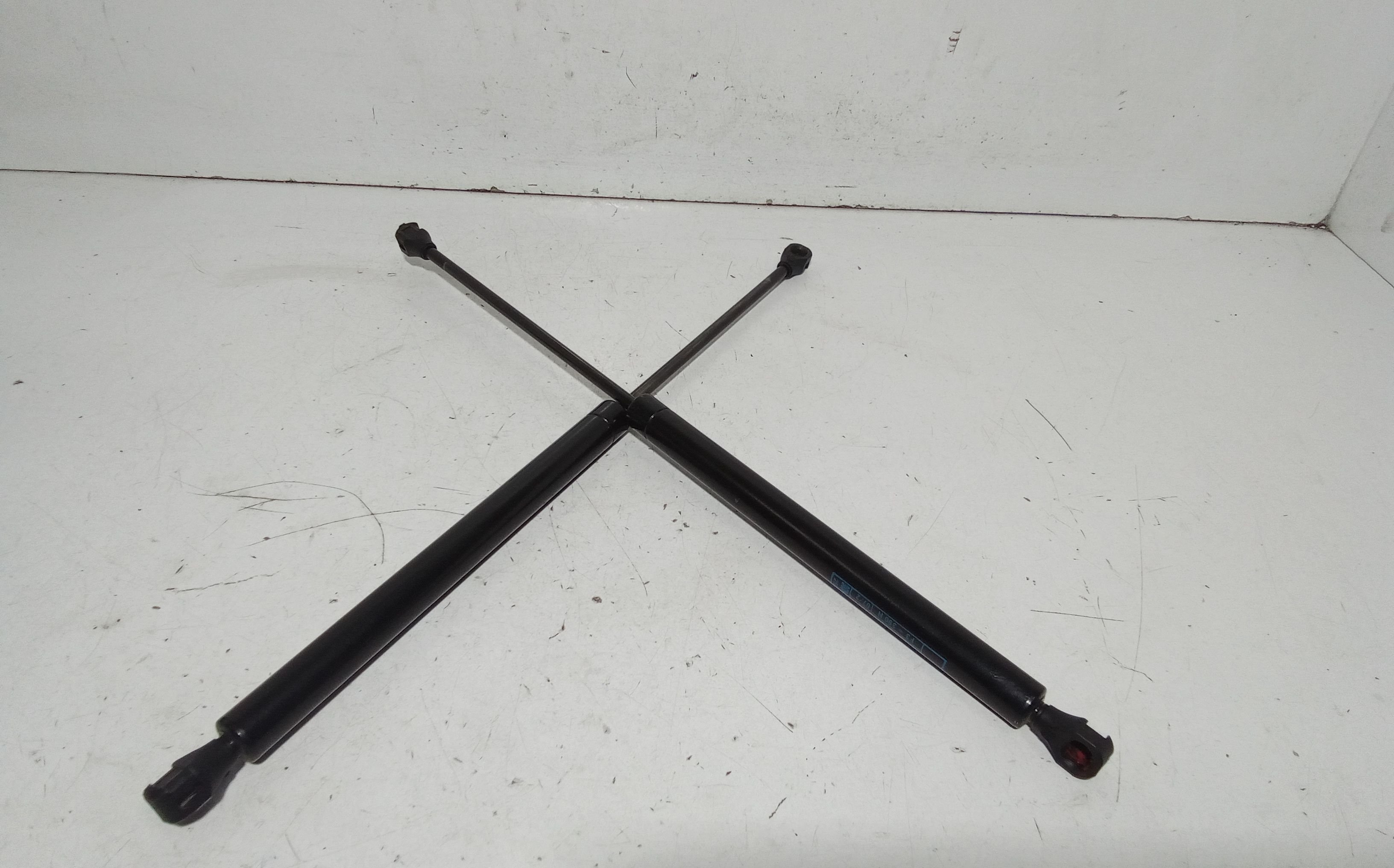 Pistoncini cofano Post. RENAULT Clio Serie (90>93)