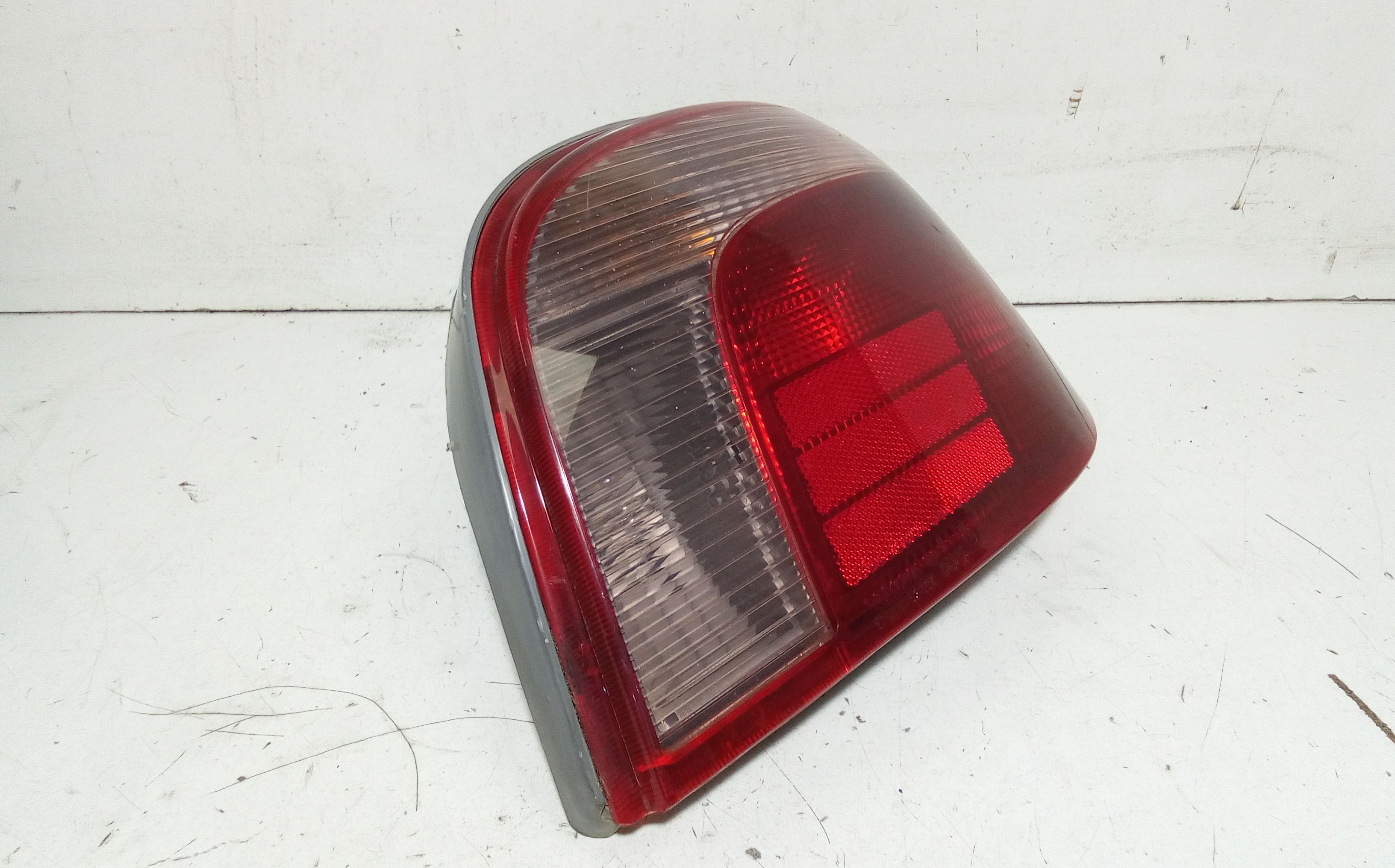 Stop fanale posteriore Destro Passeggero TOYOTA Yaris Serie (99>03)