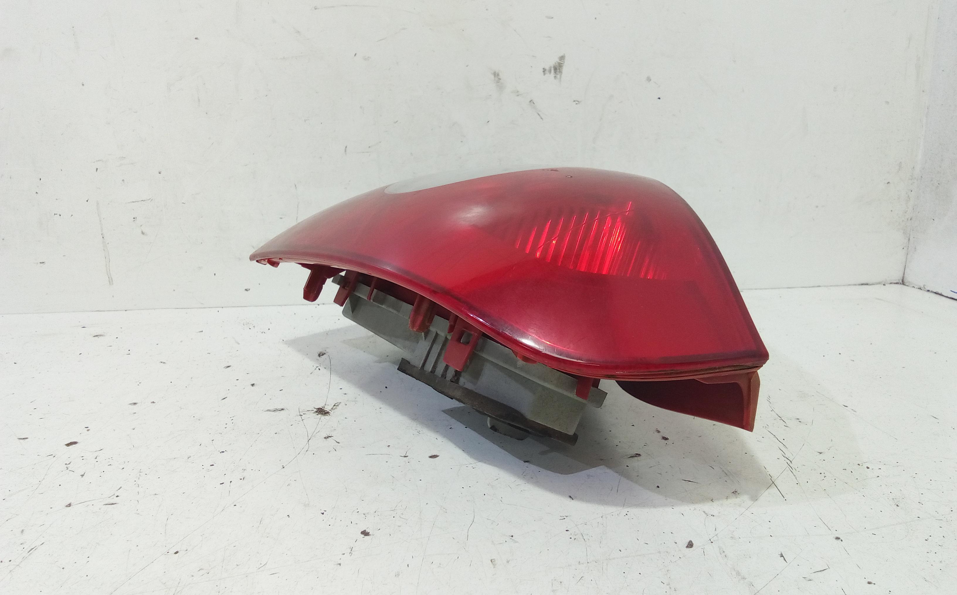 Stop fanale posteriore Destro Passeggero RENAULT Clio Serie (01>05)