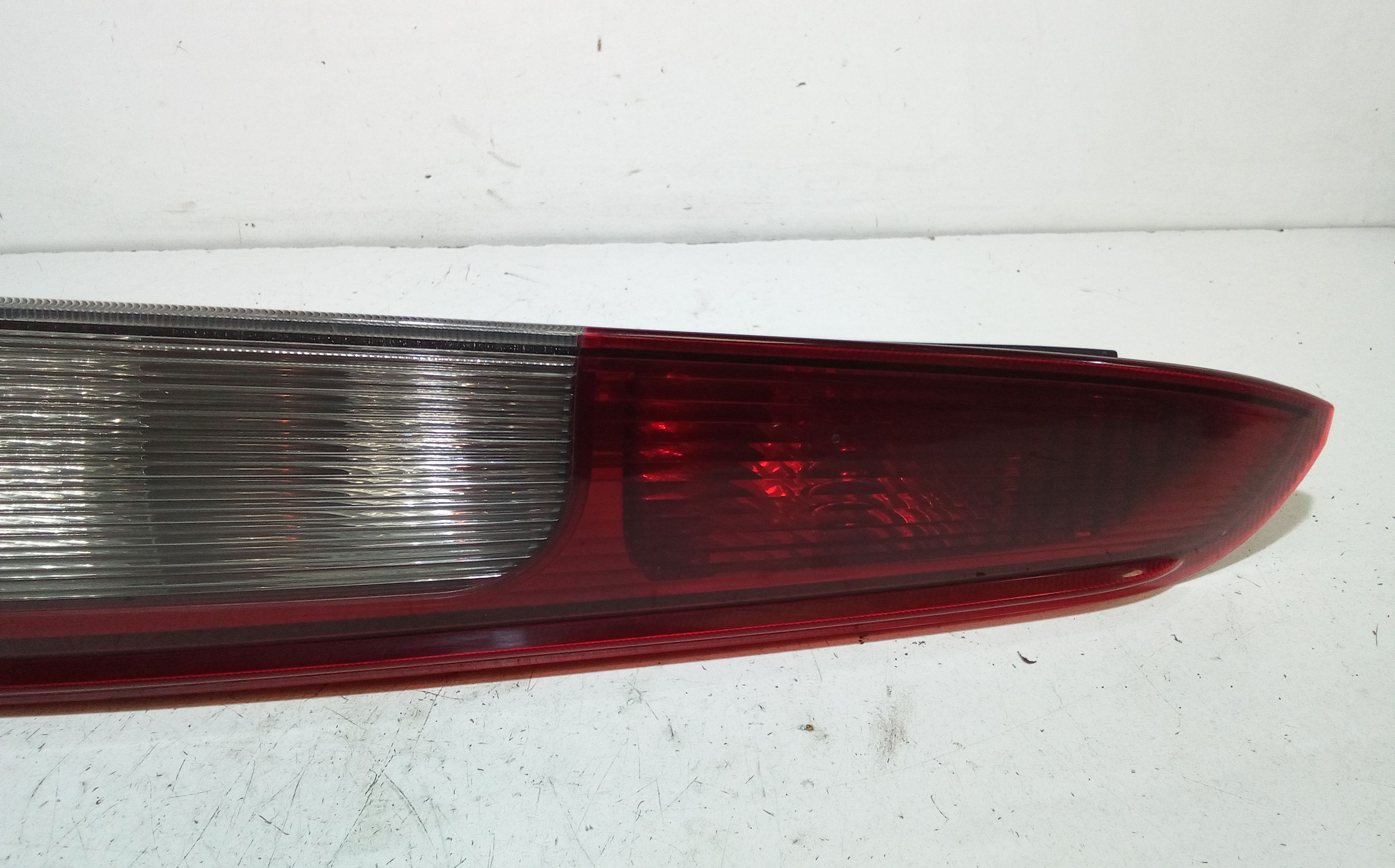 Stop fanale posteriore Destro Passeggero FORD C - Max Serie (03>07)