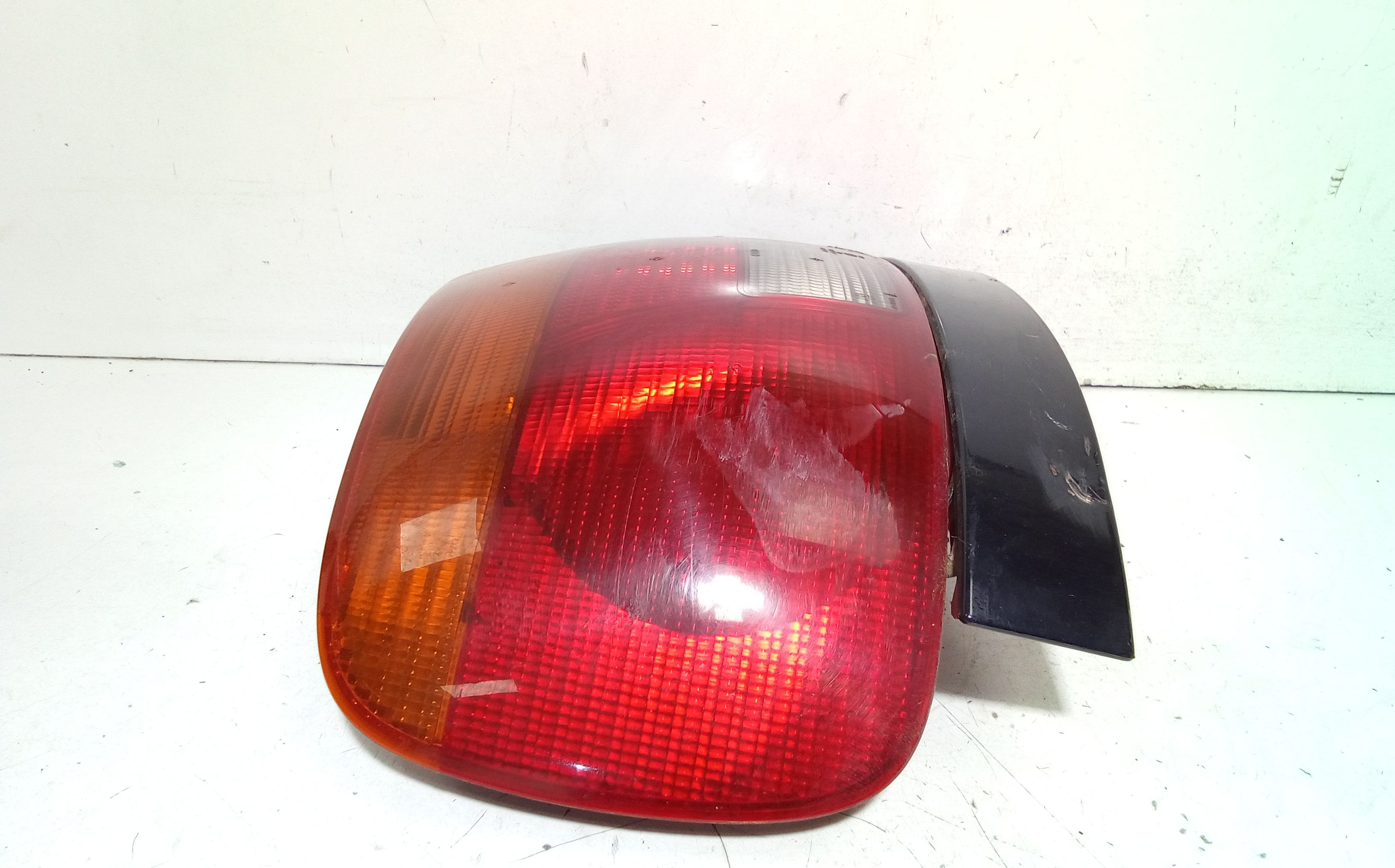 Stop fanale Posteriore sinistro lato Guida AUDI A4 Avant (8D) (97>00)