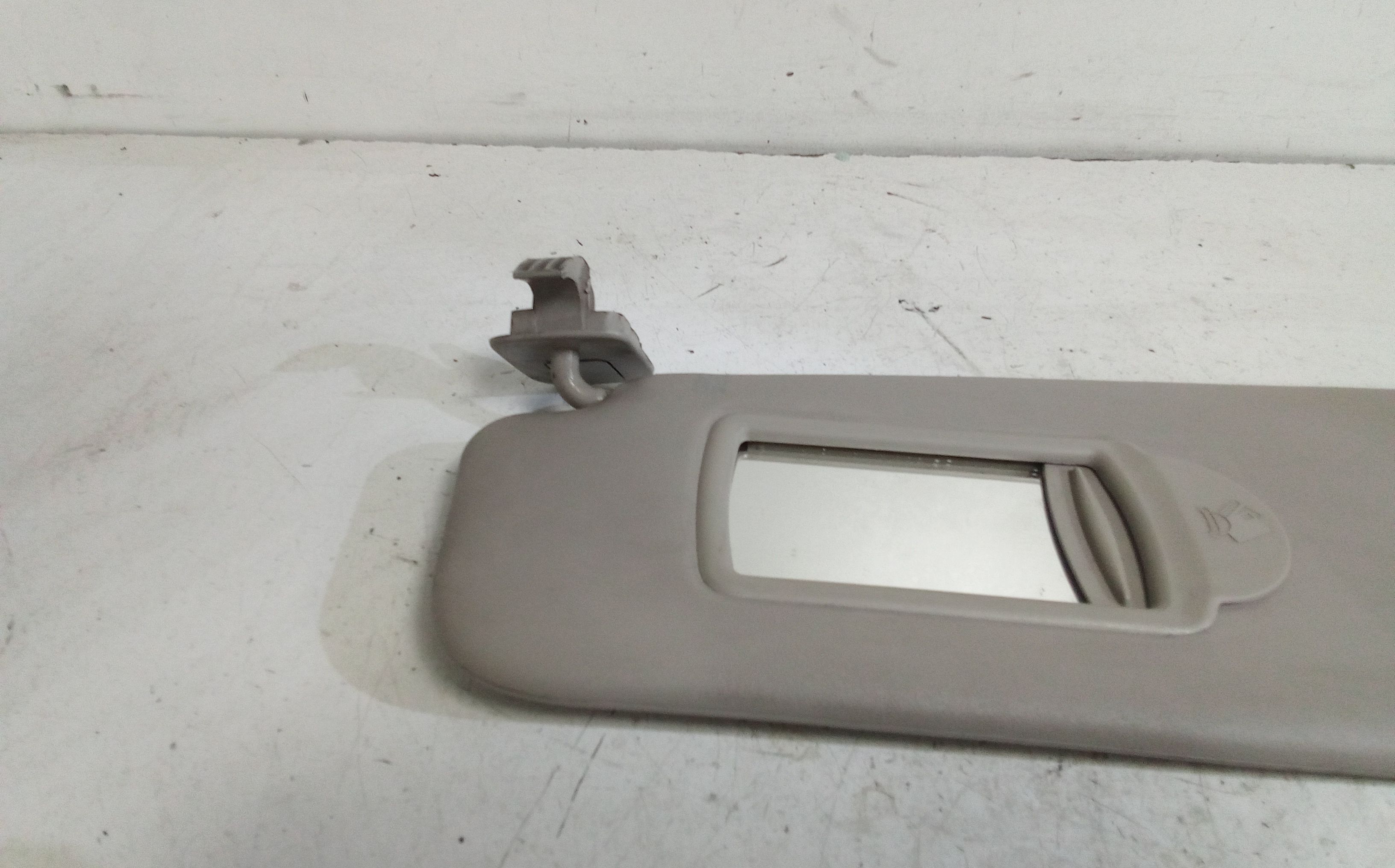 Parasole aletta anteriore Lato Guida RENAULT Megane ll Grand Tour  (02>06)