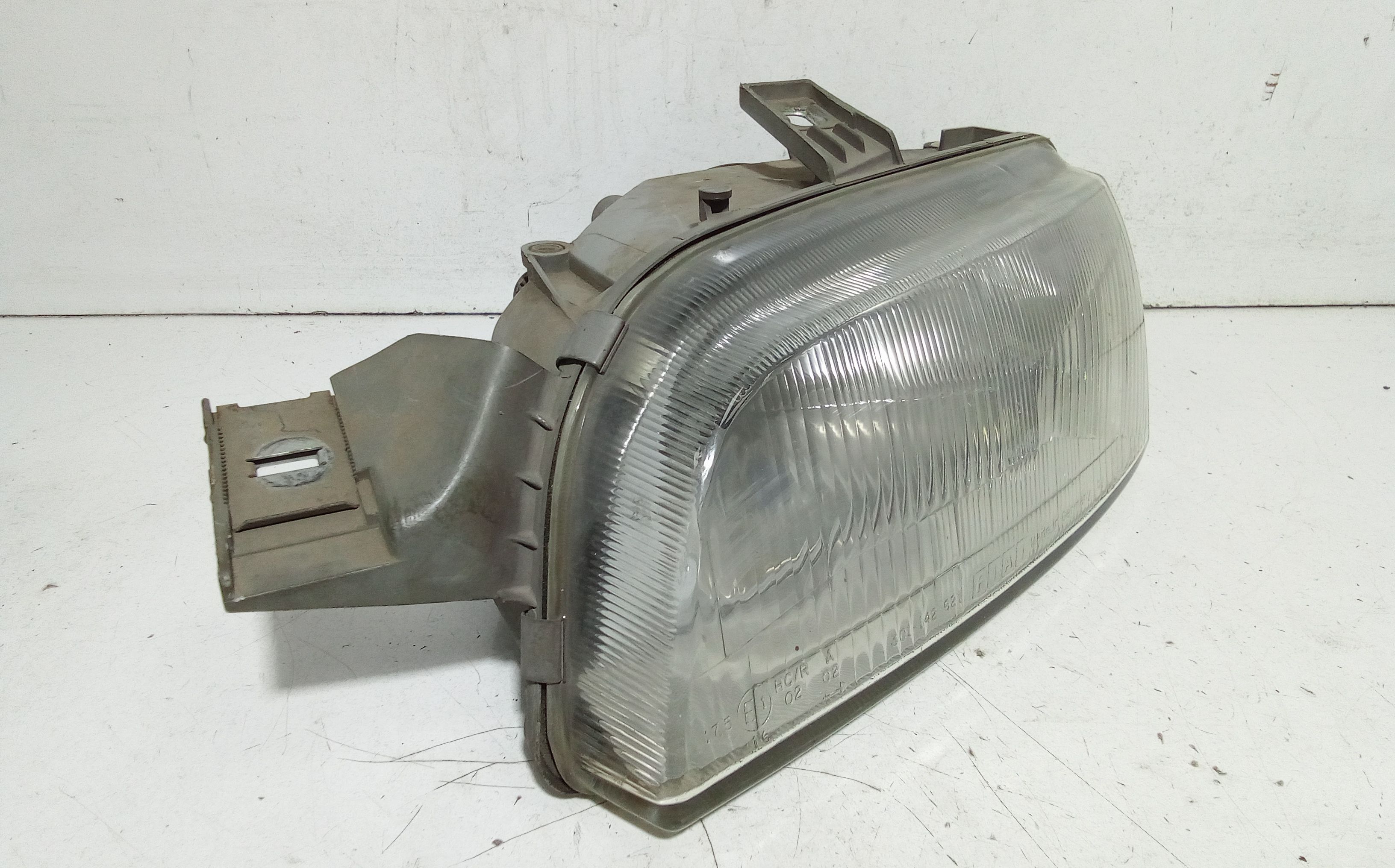 Faro anteriore Sinistro Guida FIAT Punto Berlina 3P