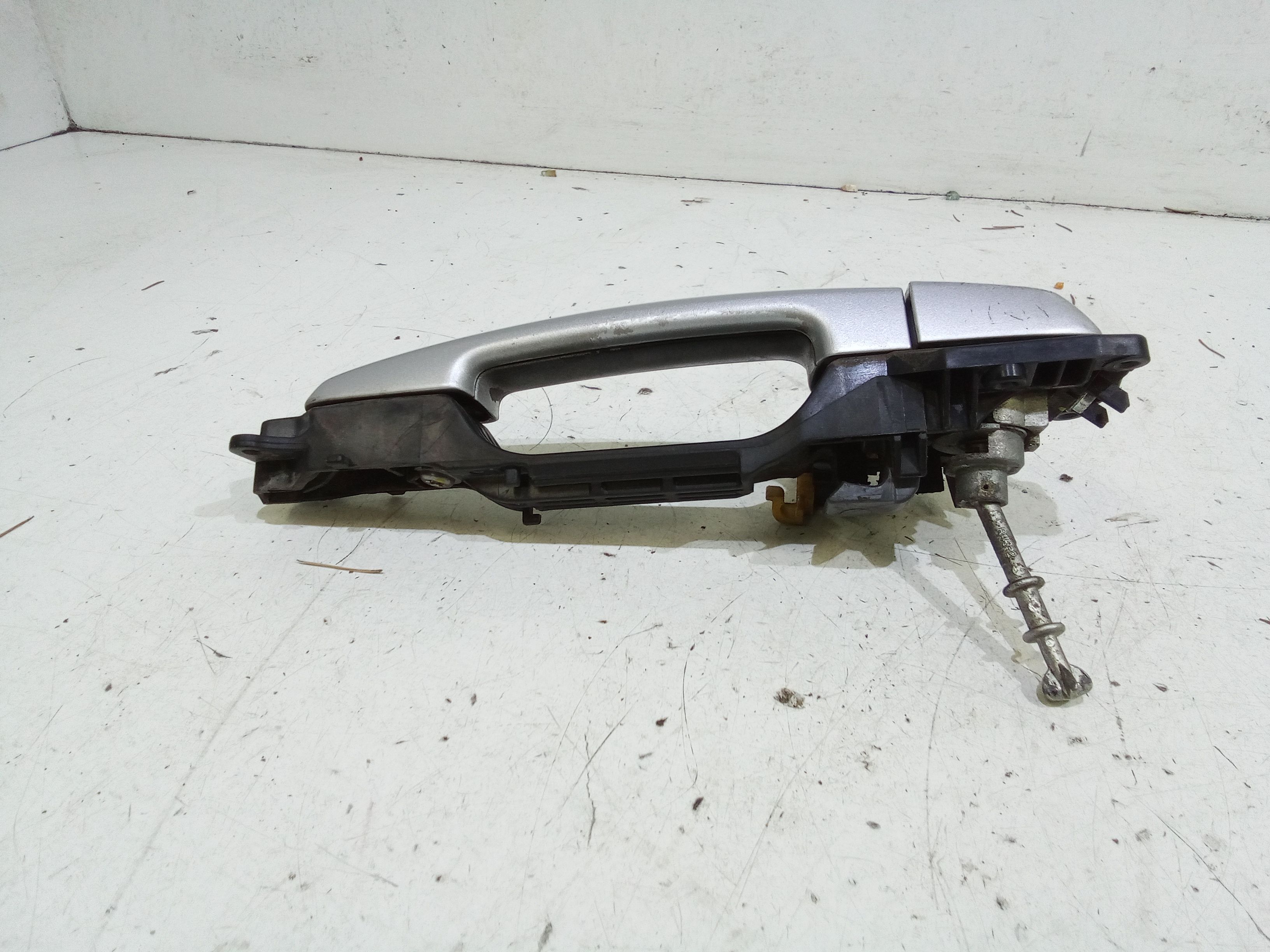 Maniglia esterna Anteriore Sinistra SUZUKI Swift 4 Serie (04>10)