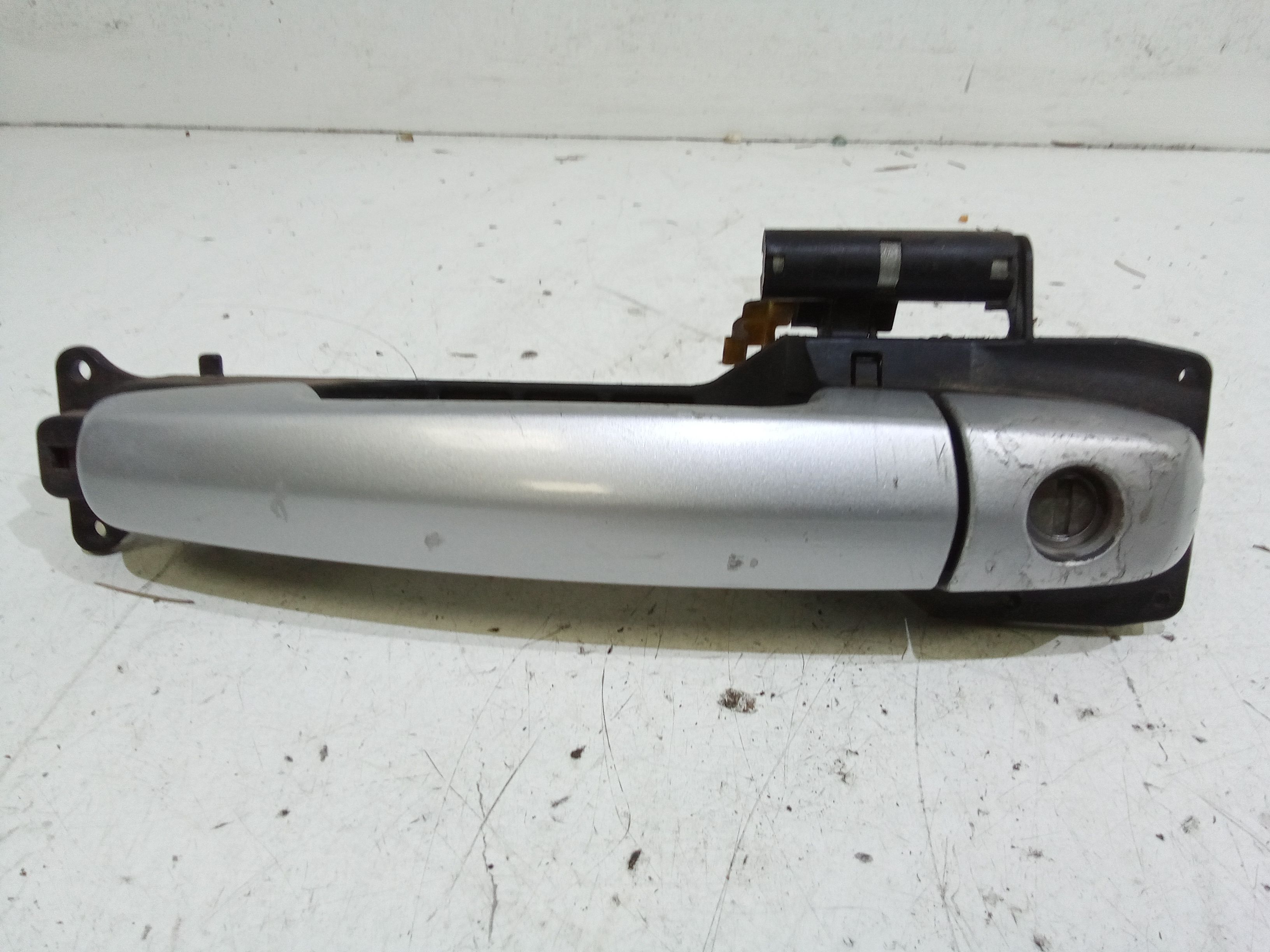 Maniglia esterna Anteriore Sinistra SUZUKI Swift 4 Serie (04>10)