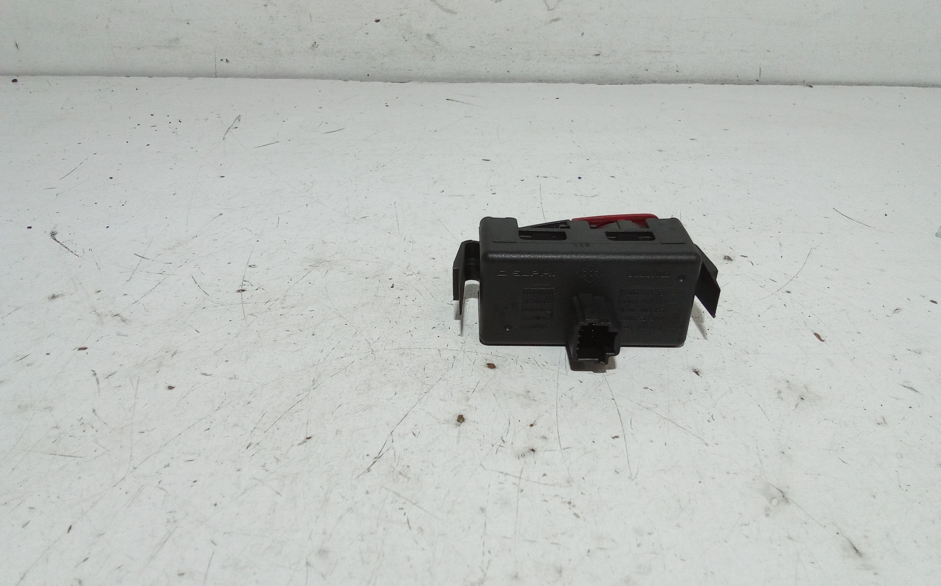 Pulsante luci di emergenza RENAULT Megane S. Wagon (08>12)