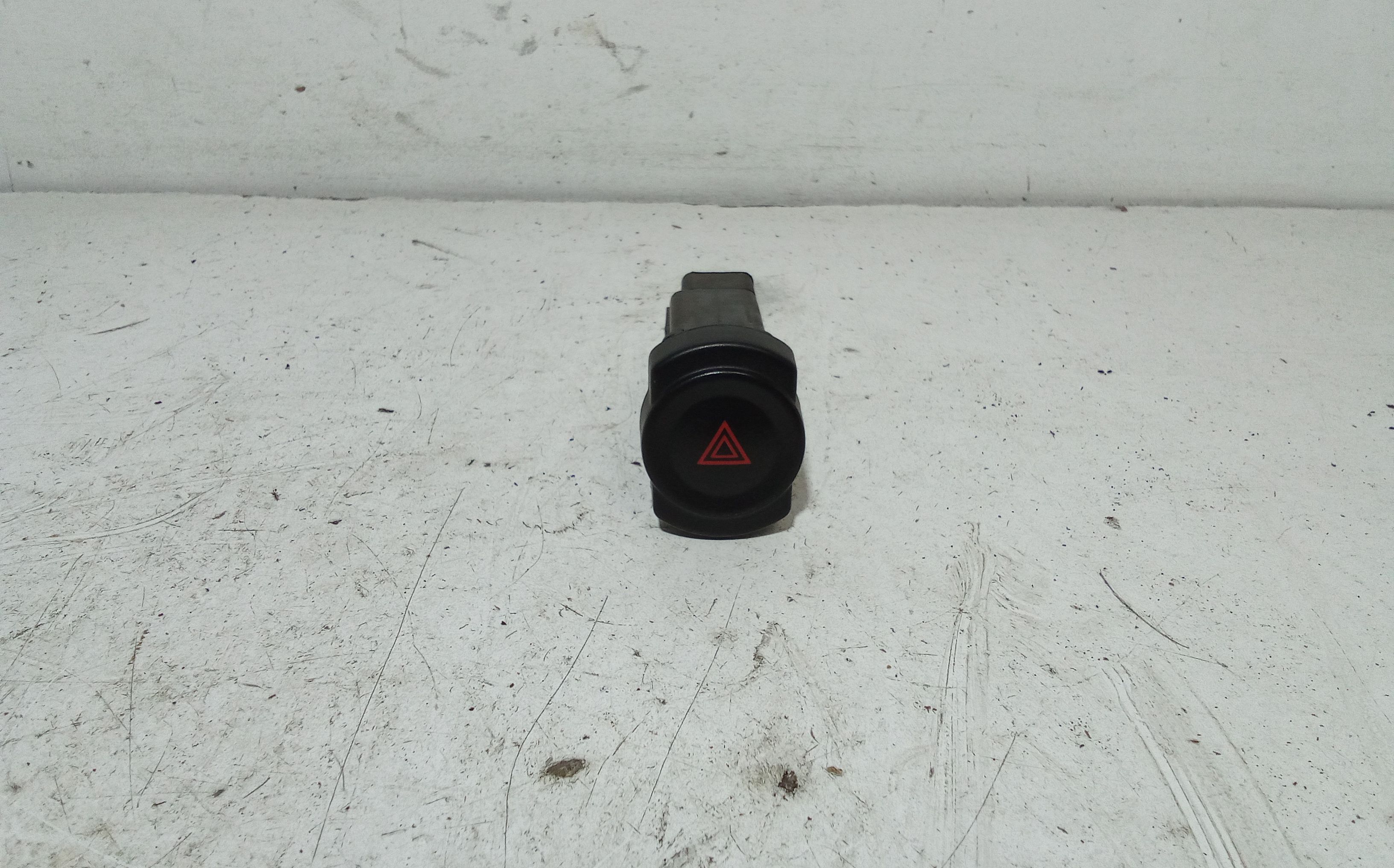 Pulsante luci di emergenza DACIA Duster 1 Serie