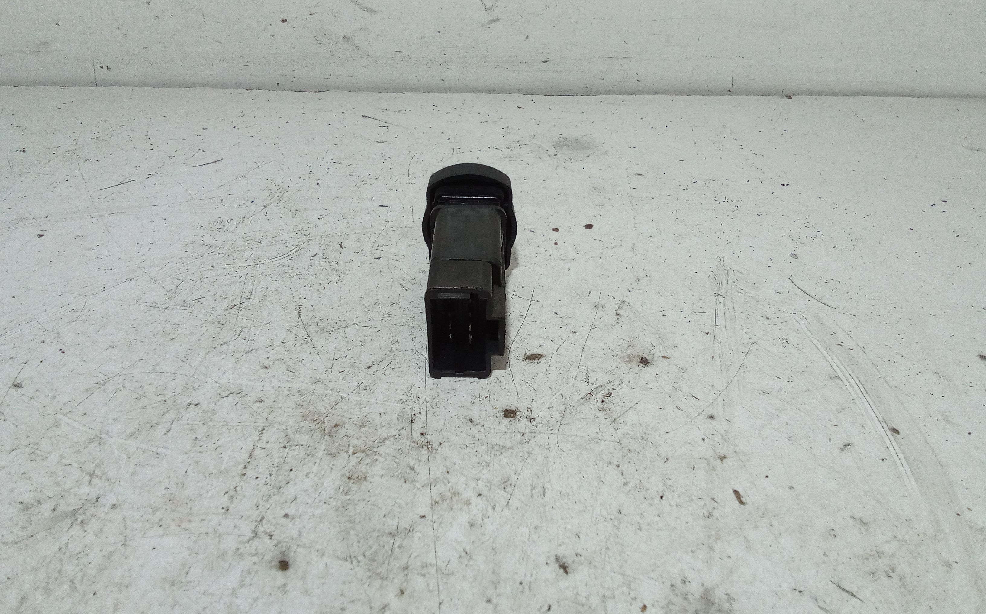 Pulsante luci di emergenza DACIA Duster 1 Serie