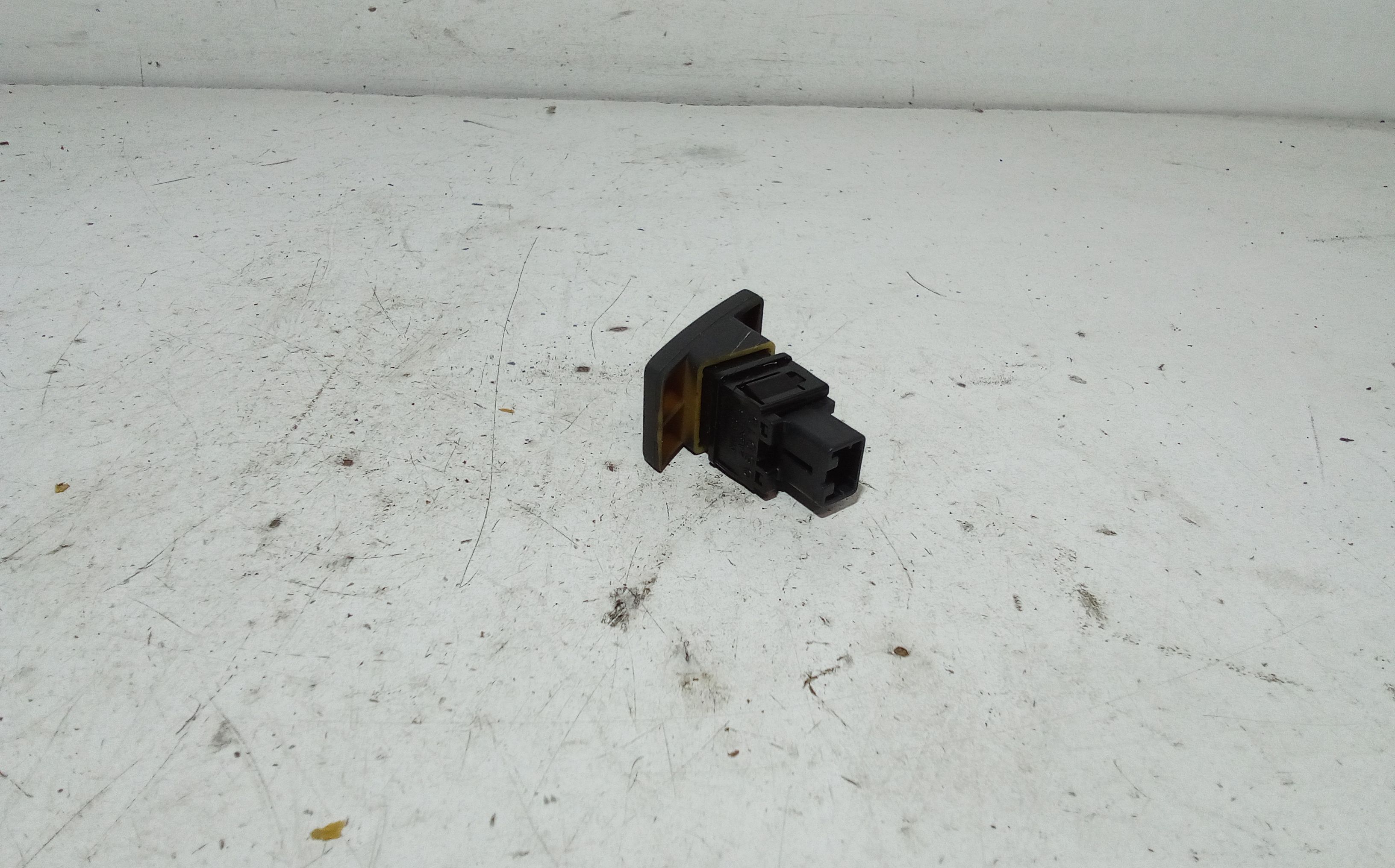 Pulsante luci di emergenza FIAT Sedici 1 Serie