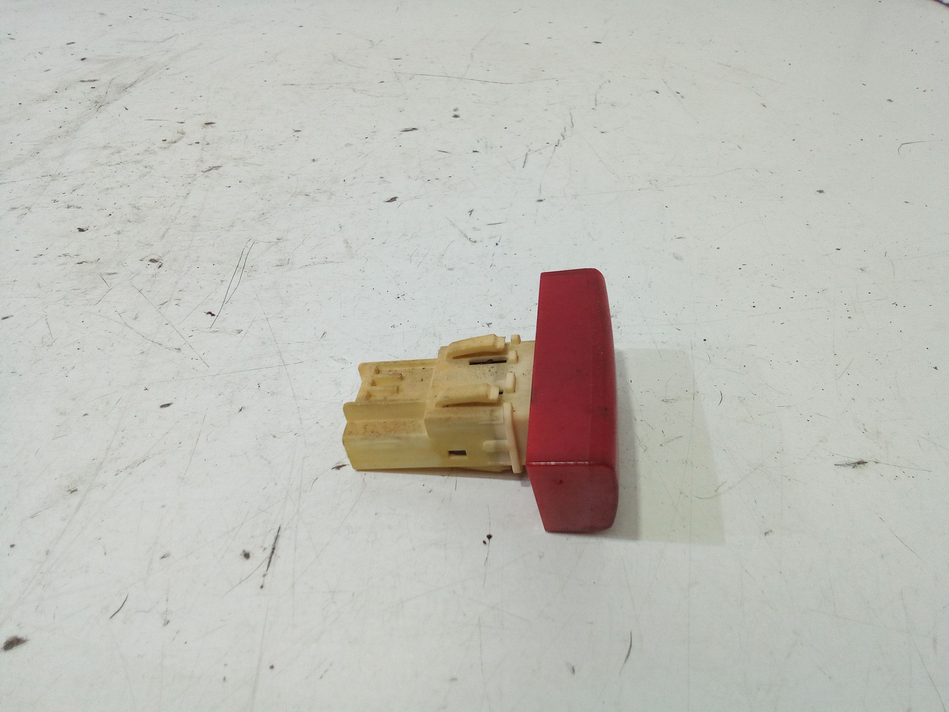 Pulsante luci di emergenza TOYOTA Aygo 2 Serie