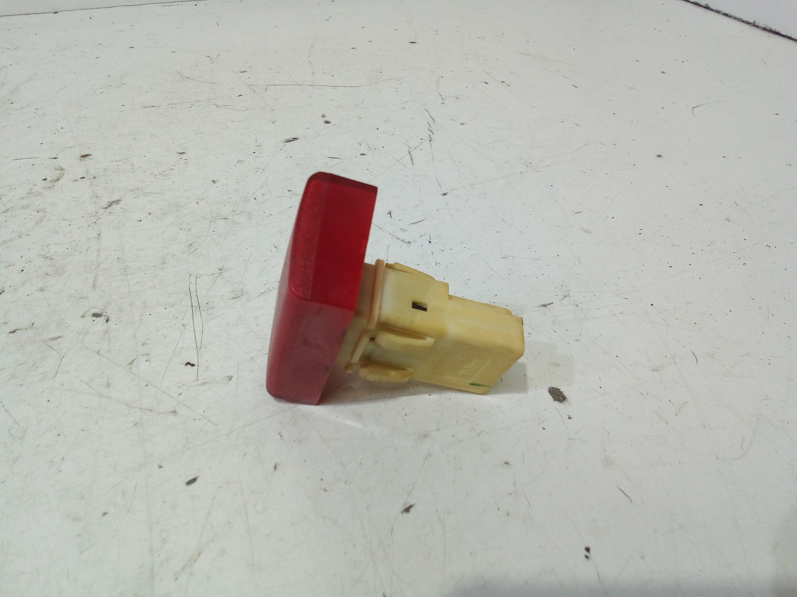 Pulsante luci di emergenza TOYOTA Aygo 2 Serie