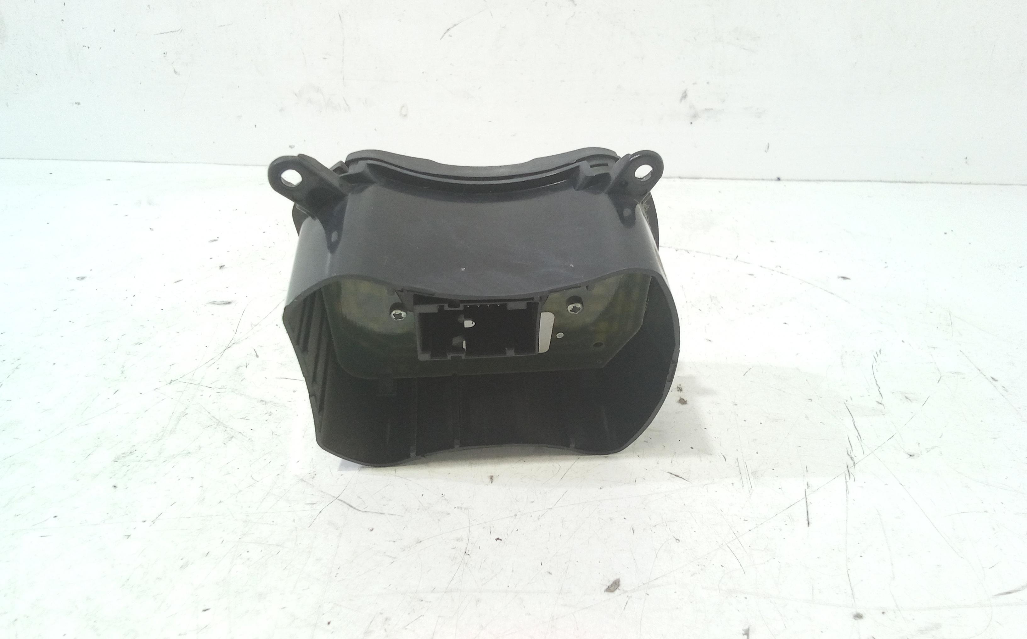 Pulsante luci di emergenza FIAT Dobl Cargo (05>09)