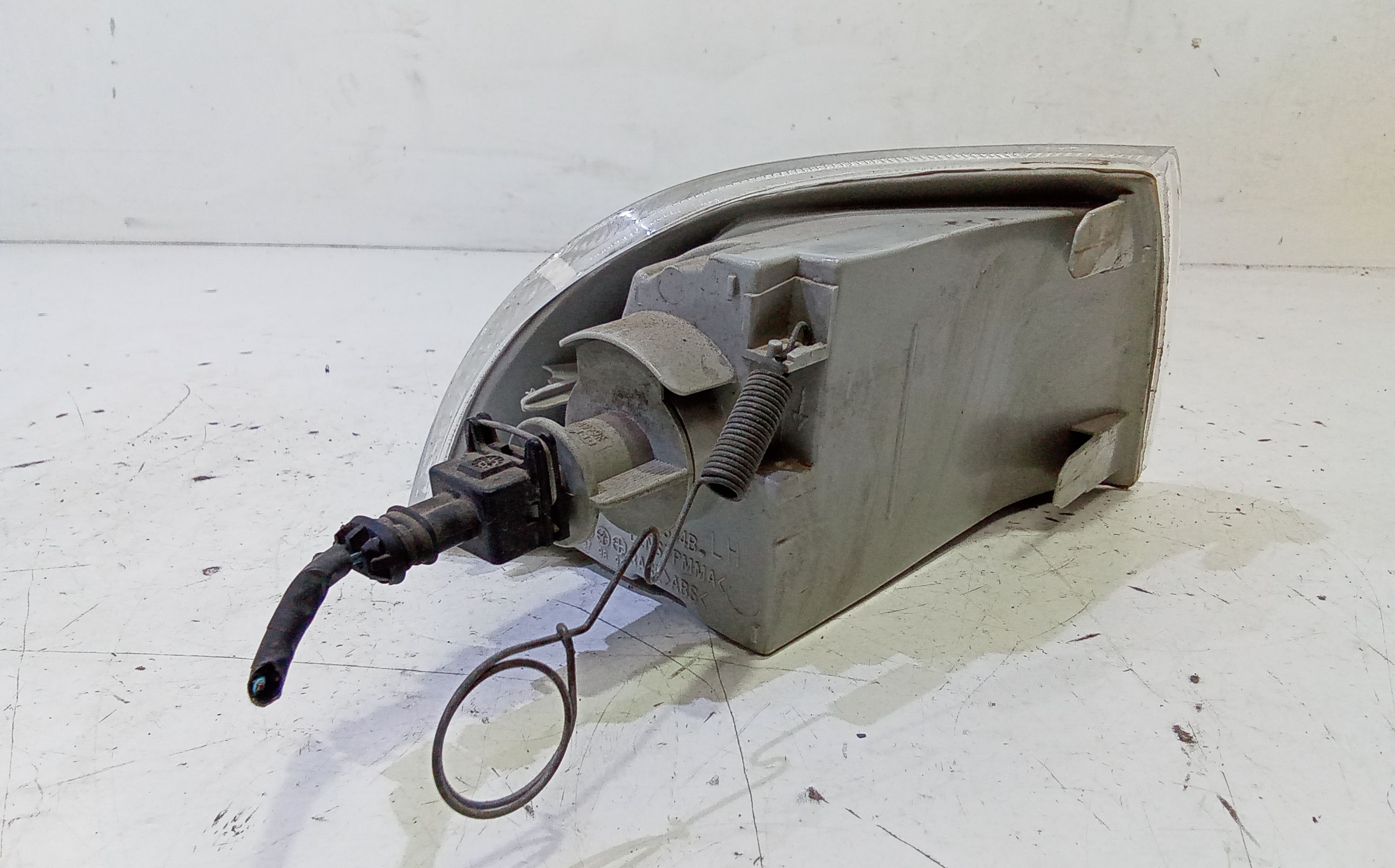 Freccia fanalino ant SX lato guida FIAT Punto Berlina 3P