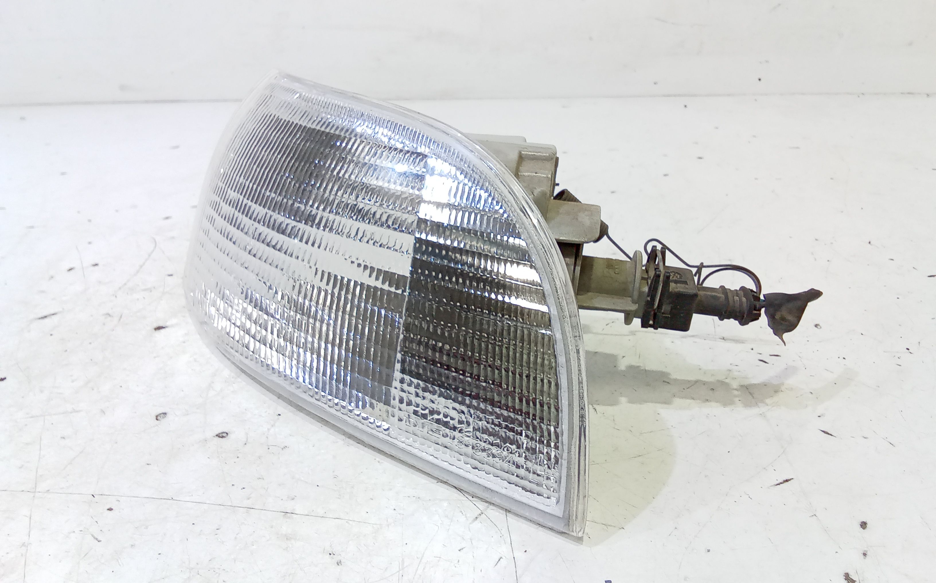 Freccia fanalino ant SX lato guida FIAT Punto Berlina 3P