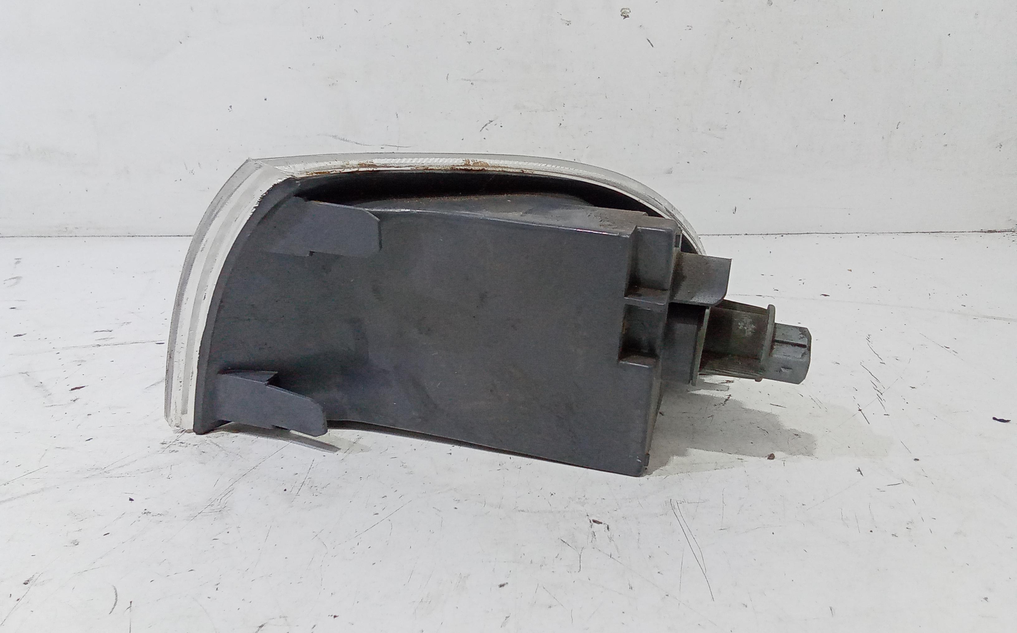 Freccia fanalino ant DX lato passeggero FIAT Punto Berlina 3P