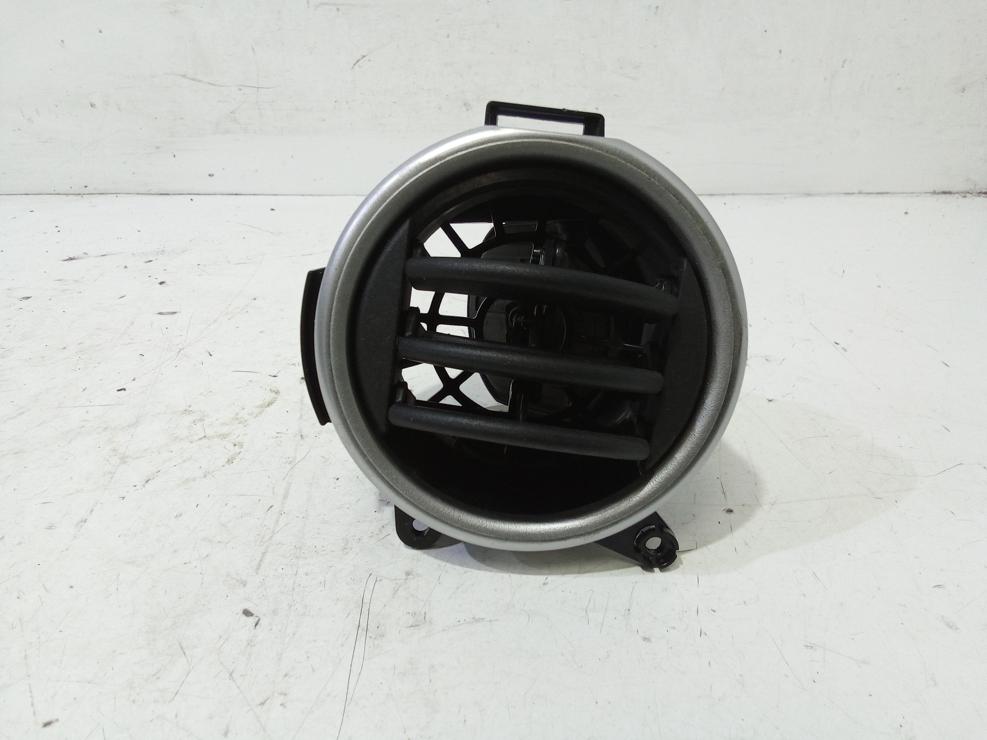 Bocchetta aria cruscotto lato passeggero HYUNDAI i10 2 Serie