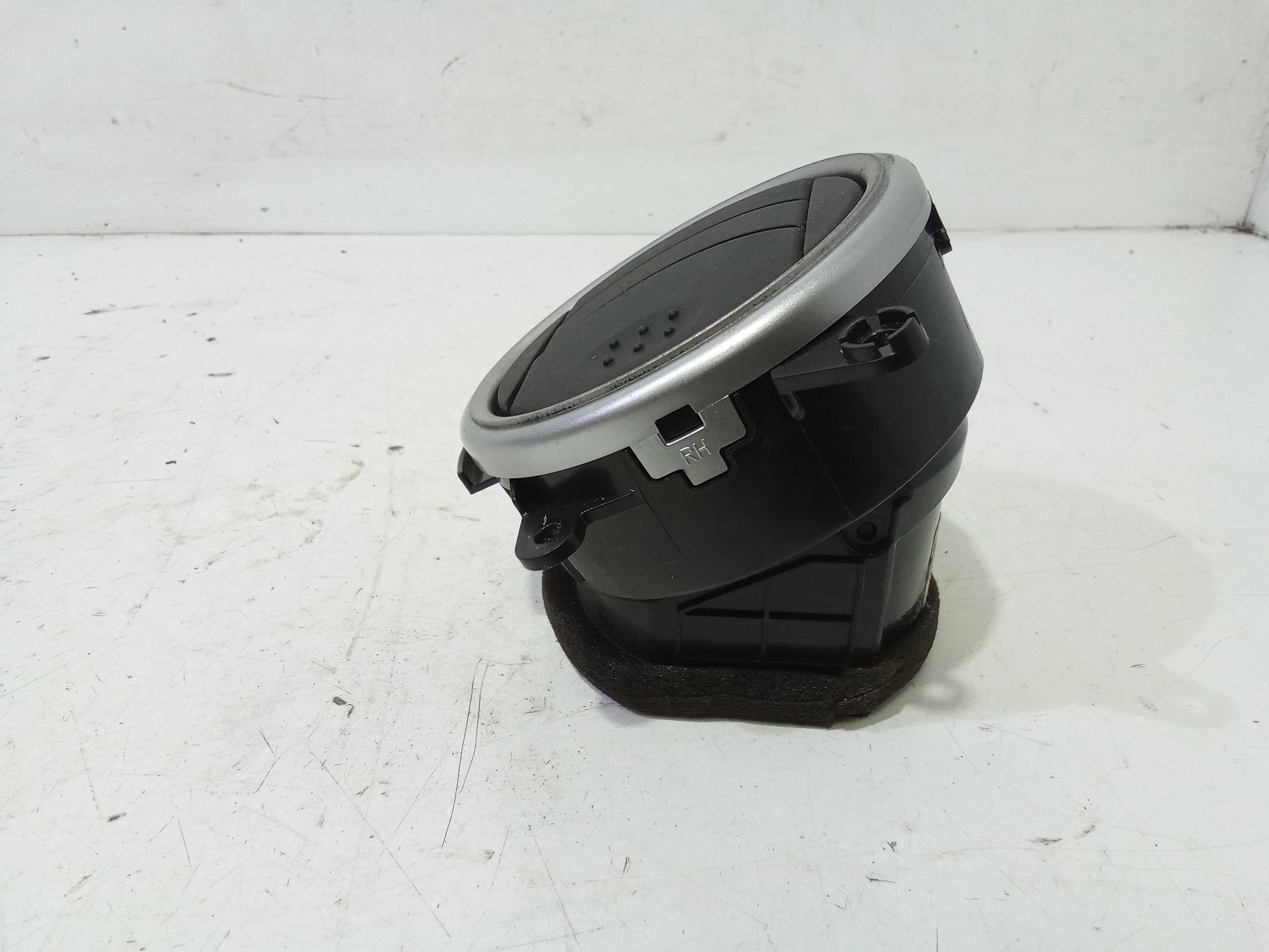 Bocchetta aria cruscotto lato passeggero HYUNDAI i10 2 Serie