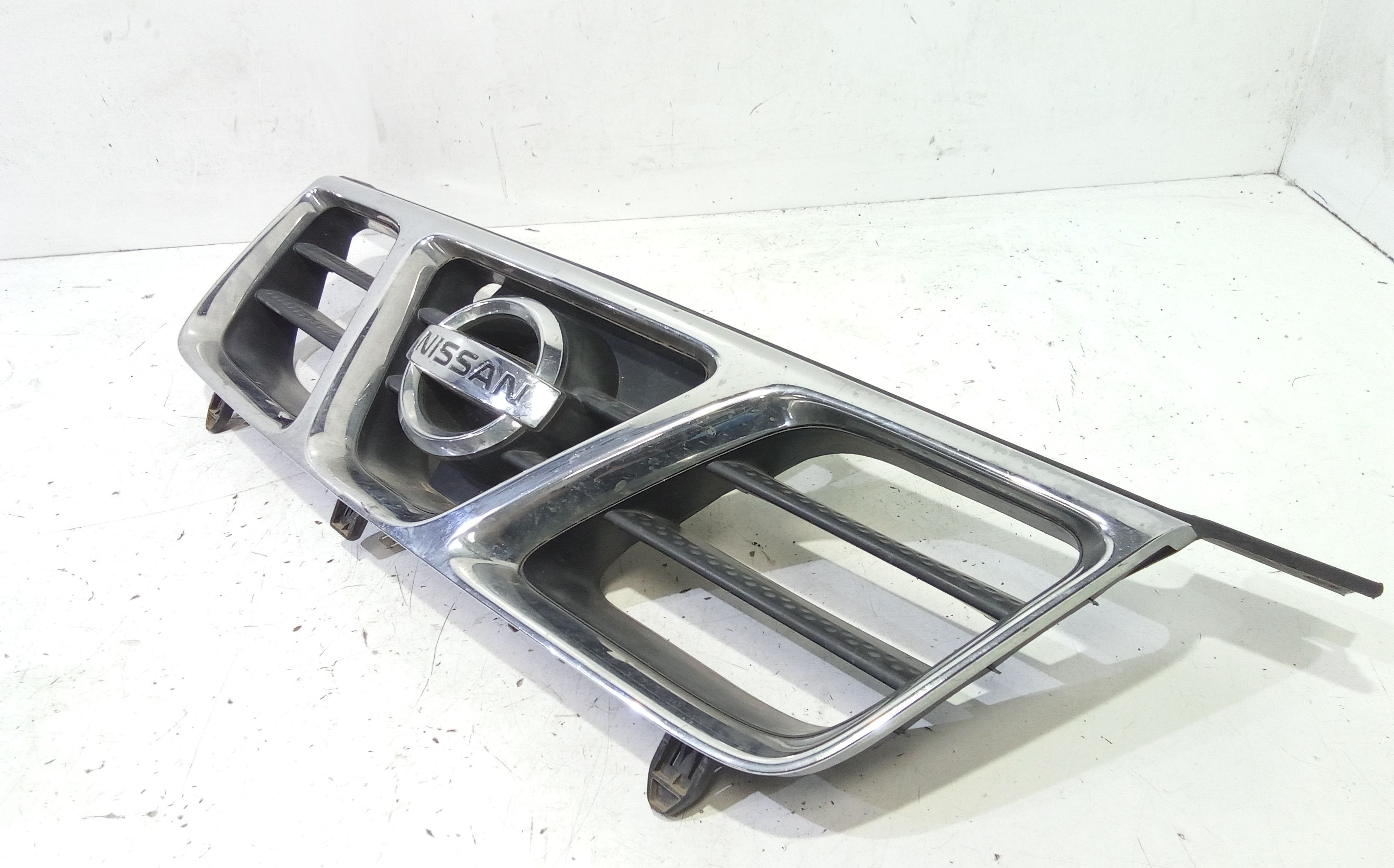 Mascherina anteriore NISSAN X-Trail 1 Serie