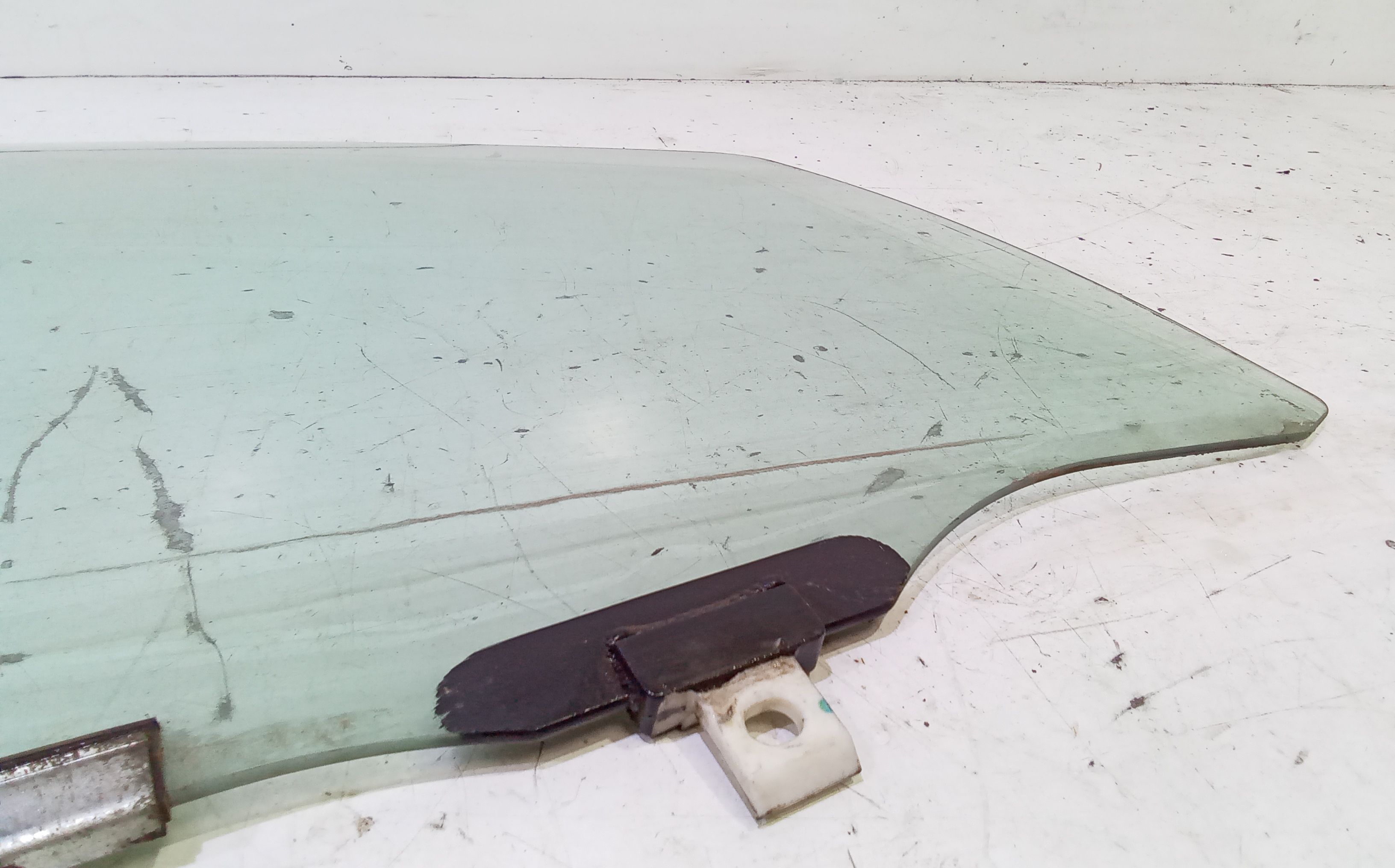 Vetro scendente anteriore destro TOYOTA Yaris Serie (05>08)