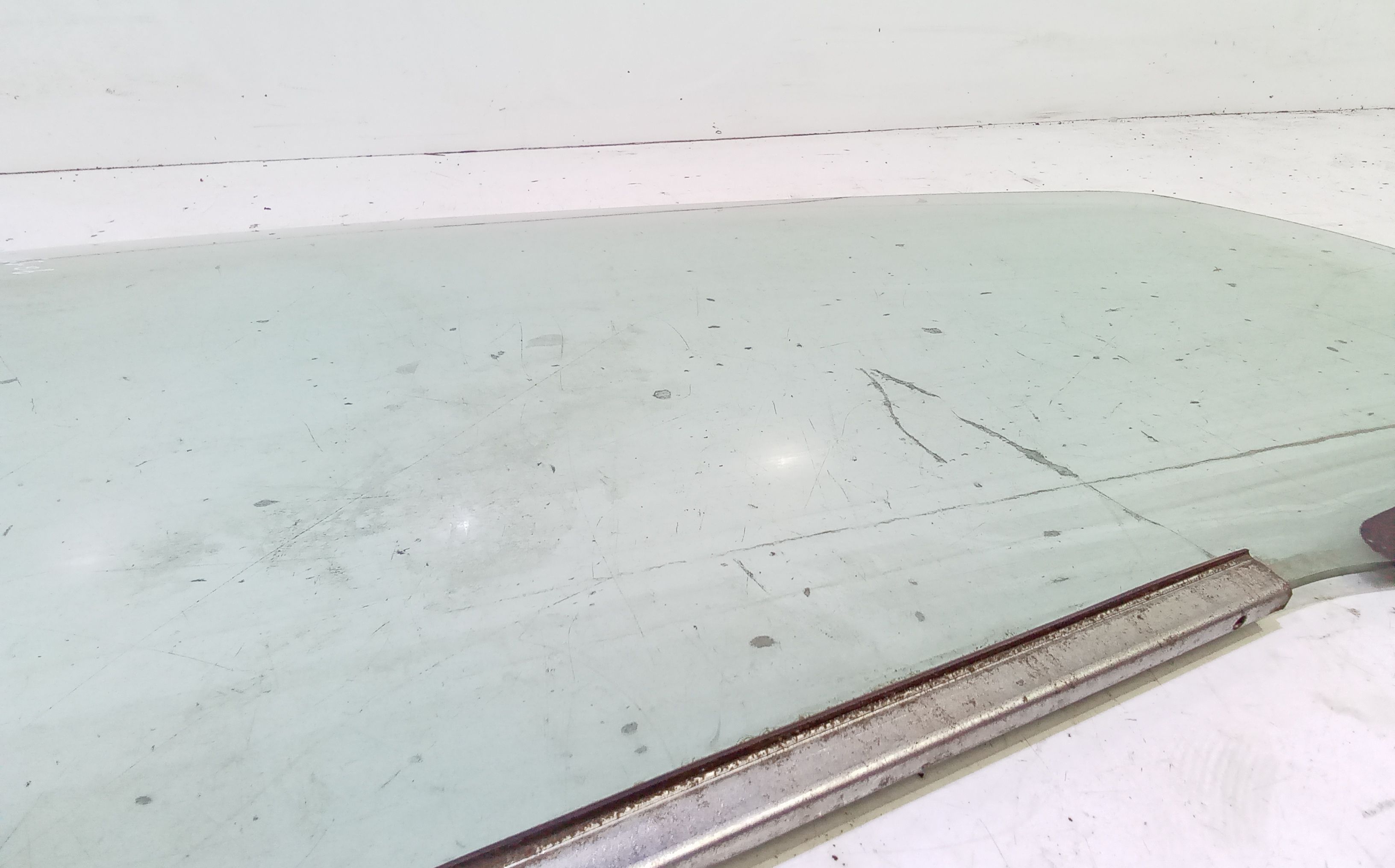 Vetro scendente anteriore destro TOYOTA Yaris Serie (05>08)